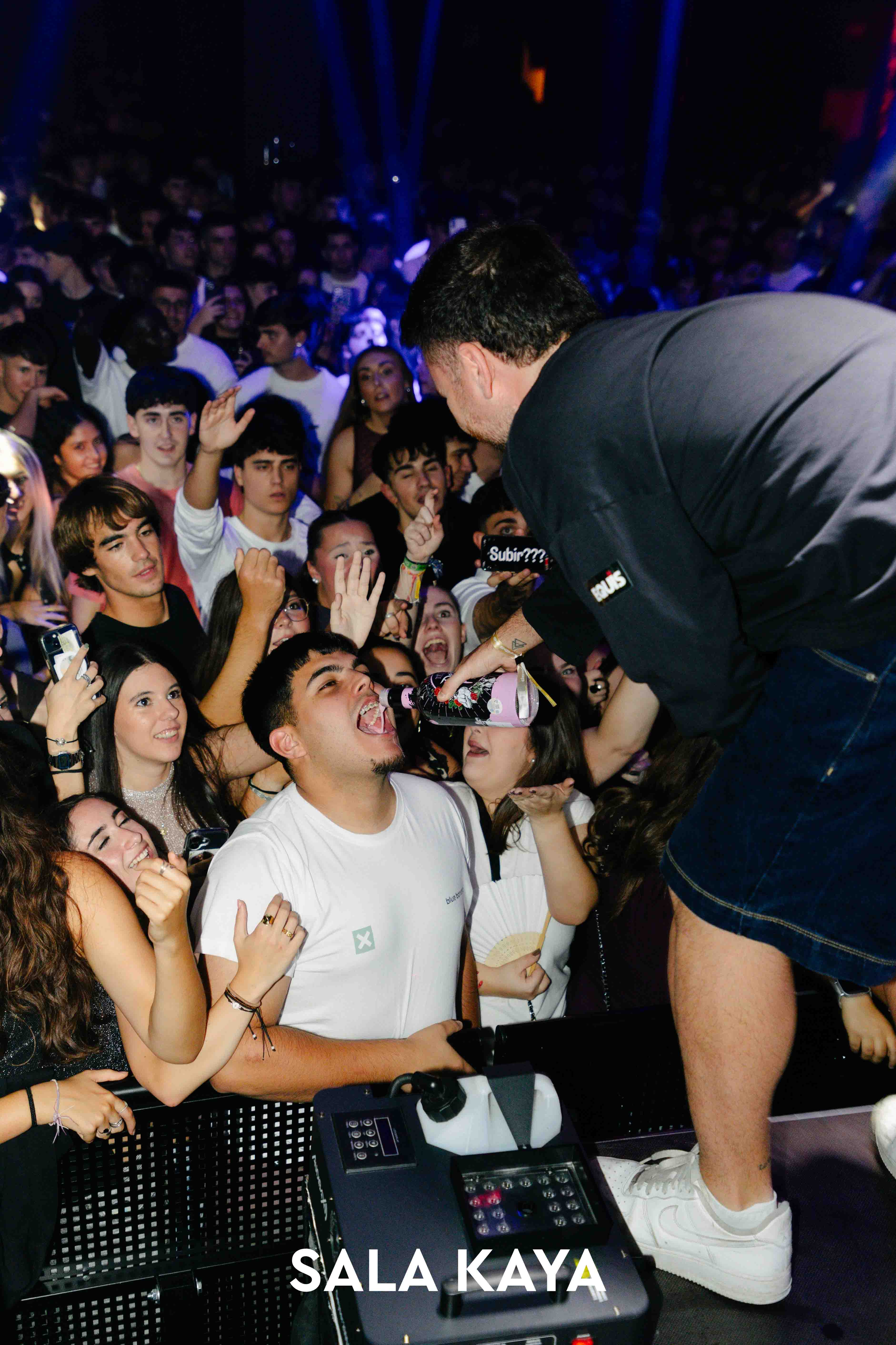 foto de público de FIESTA EQUIS