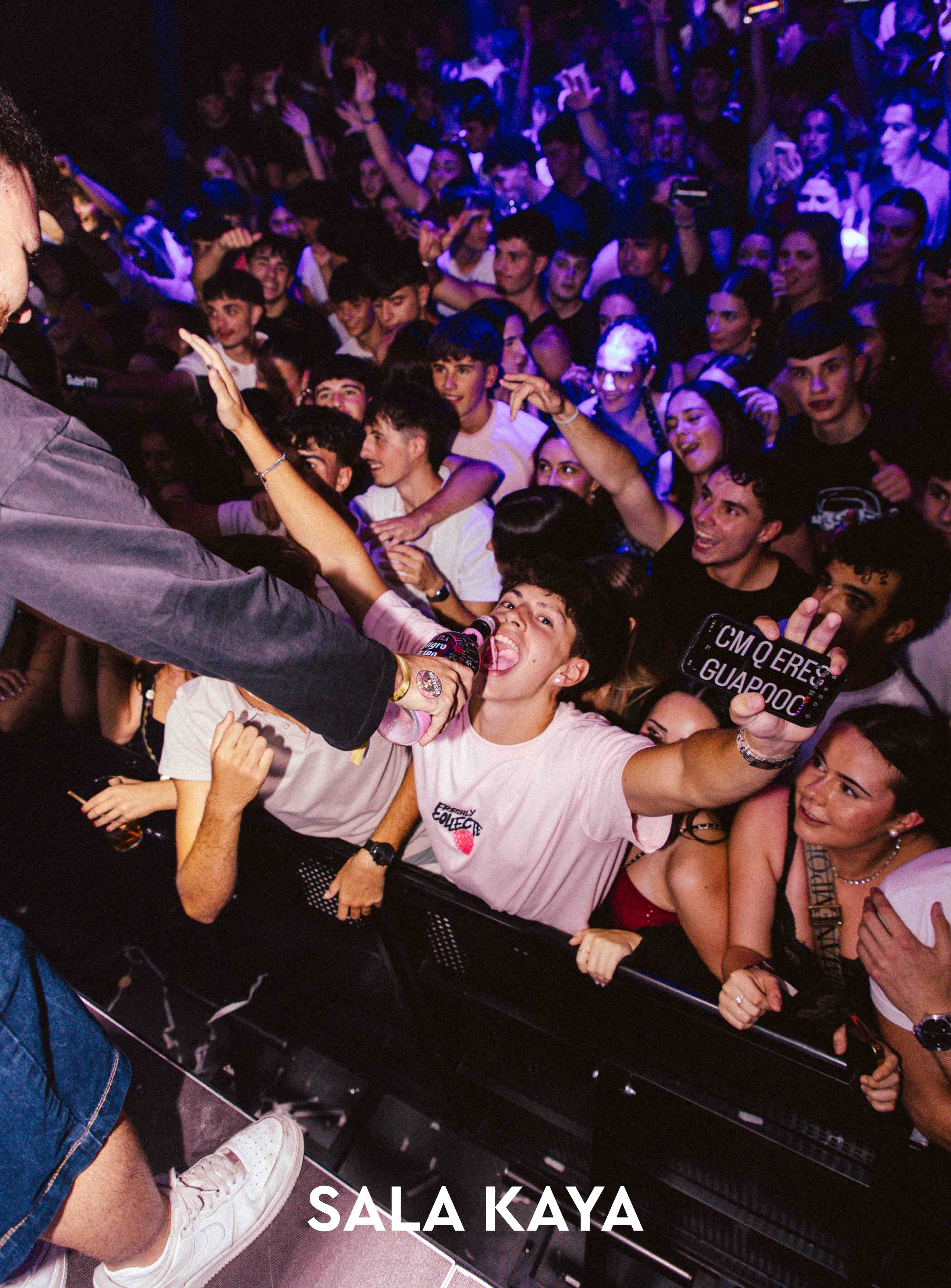 foto de público de FIESTA EQUIS
