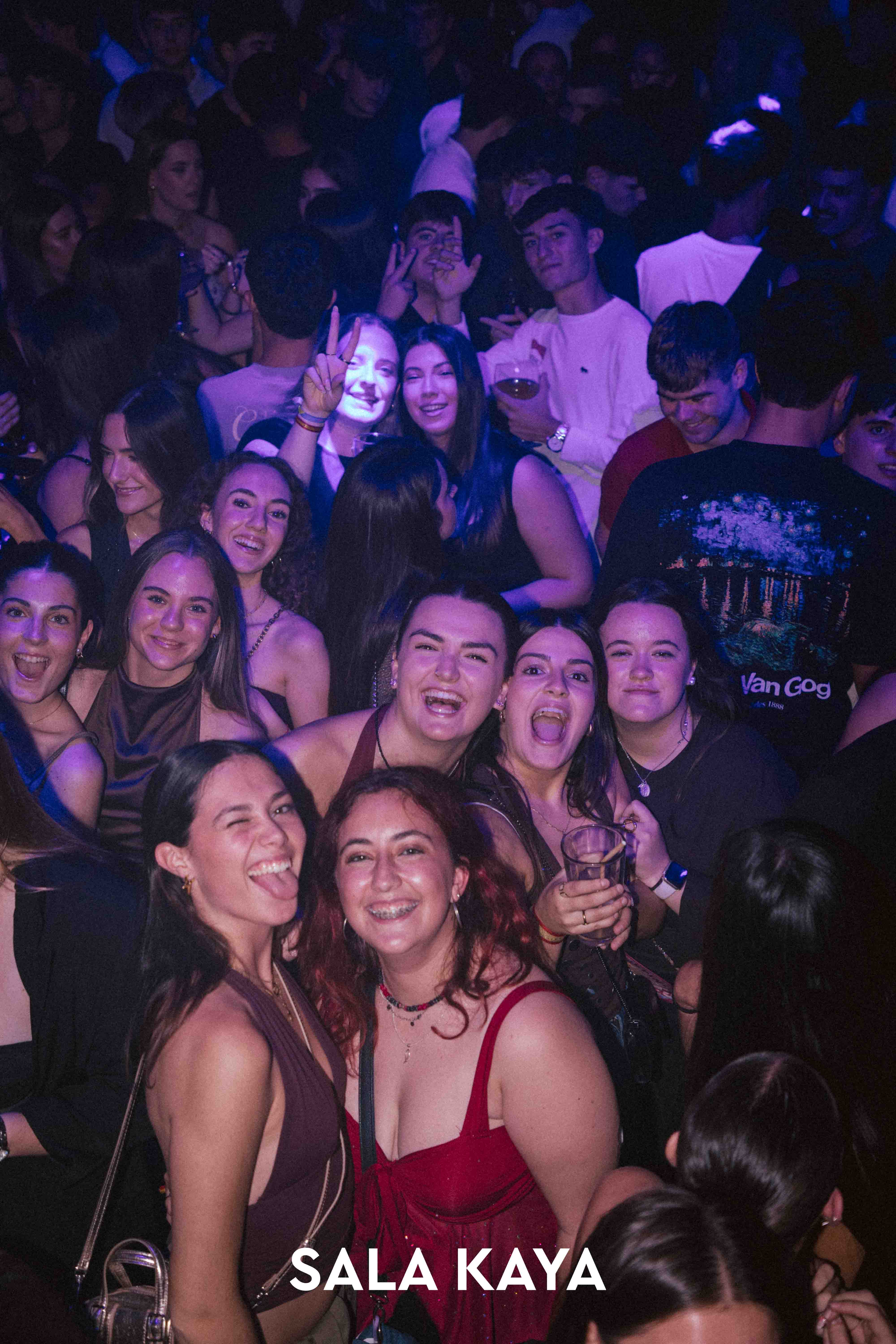 foto de público de FIESTA EQUIS