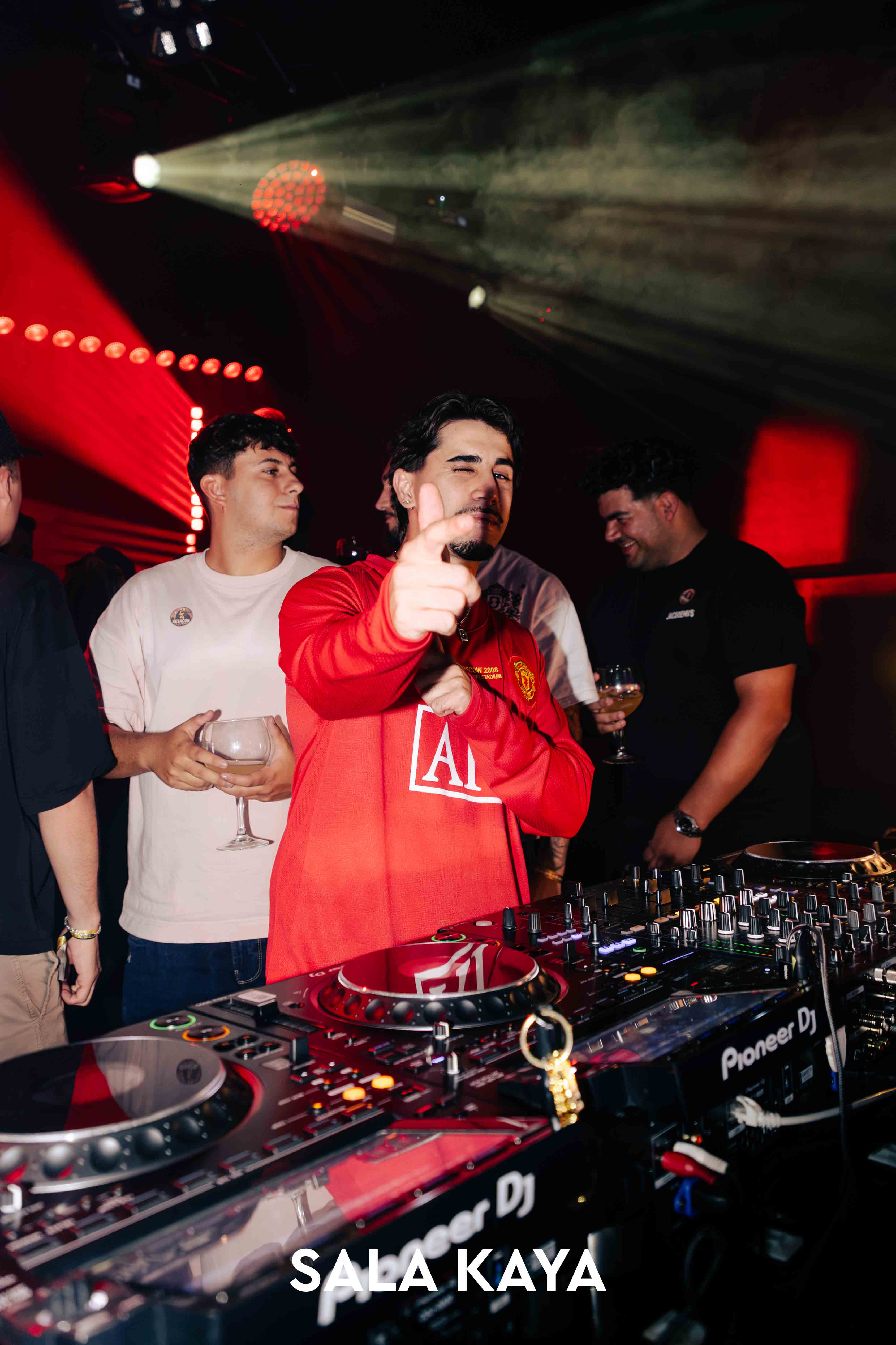 foto de público de FIESTA EQUIS