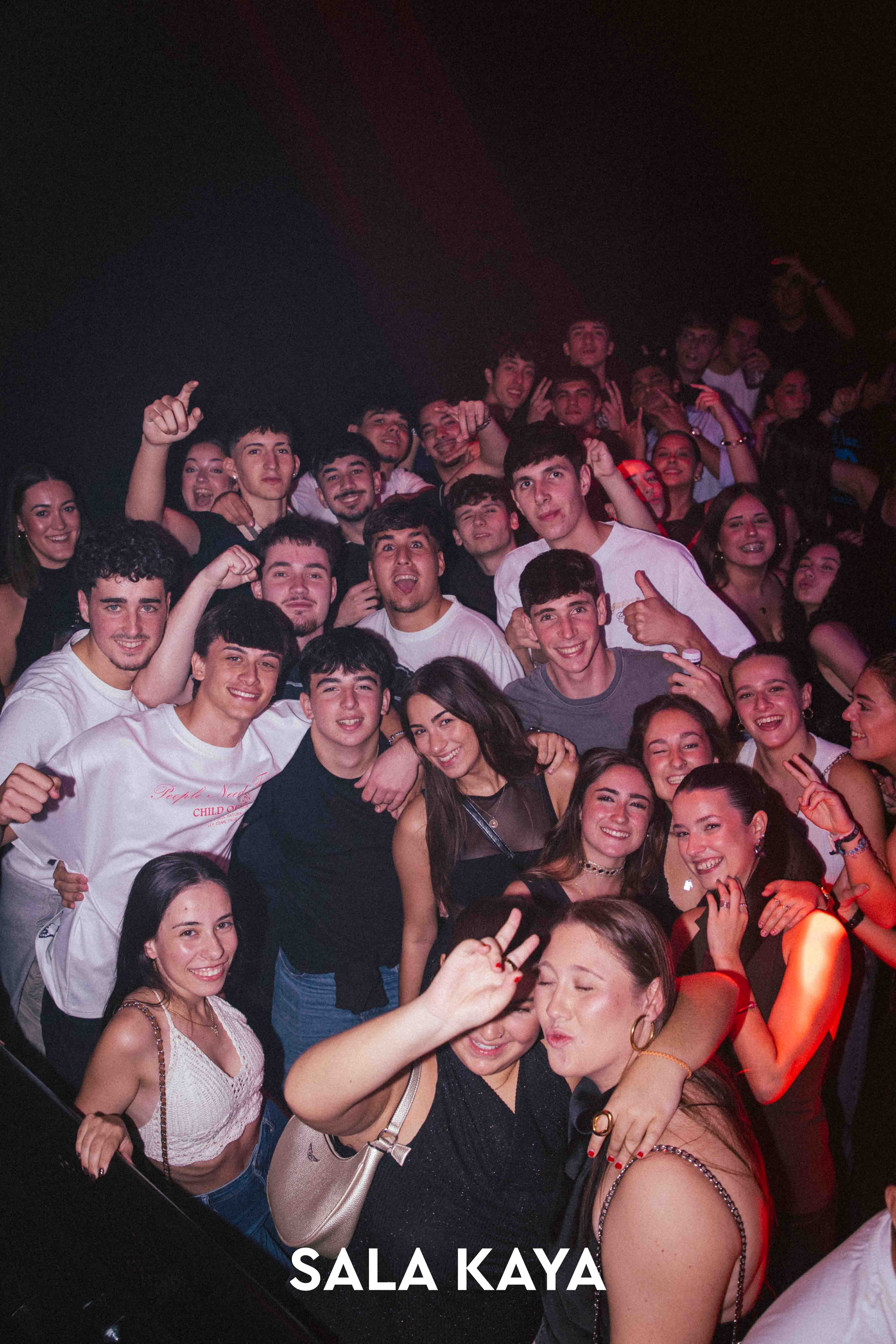 foto de público de FIESTA EQUIS