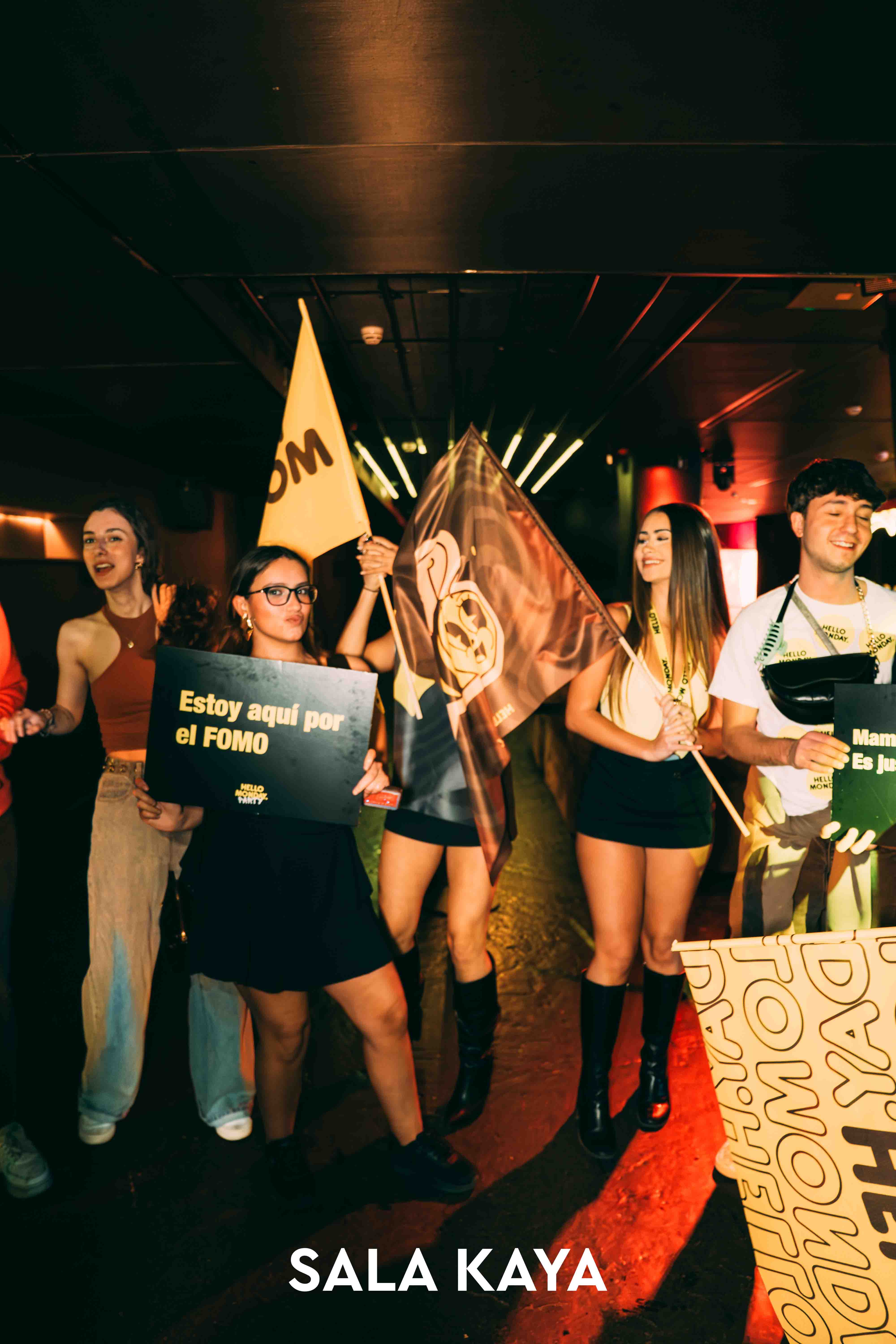 foto de público de HELLO MONDAY