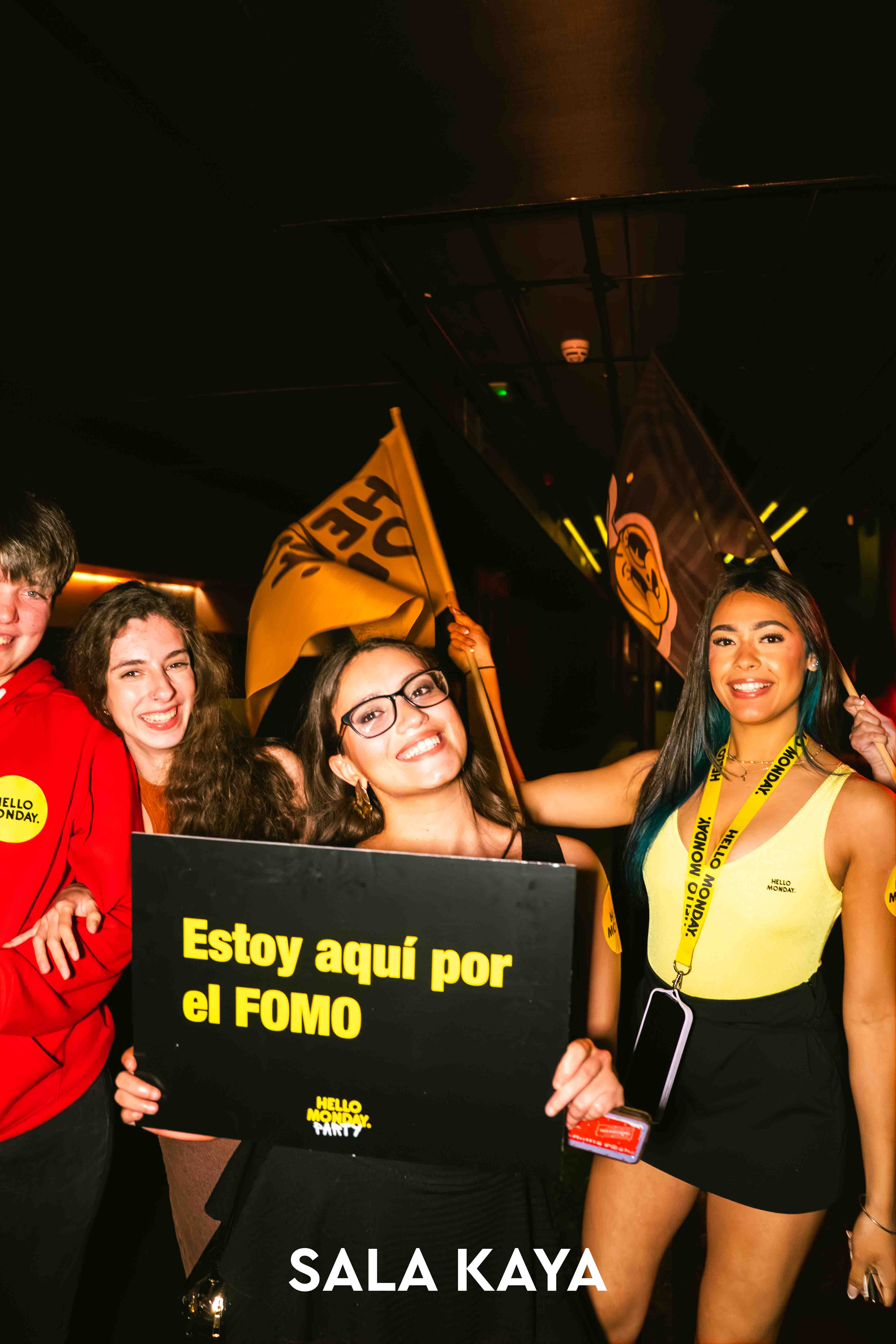 foto de público de HELLO MONDAY