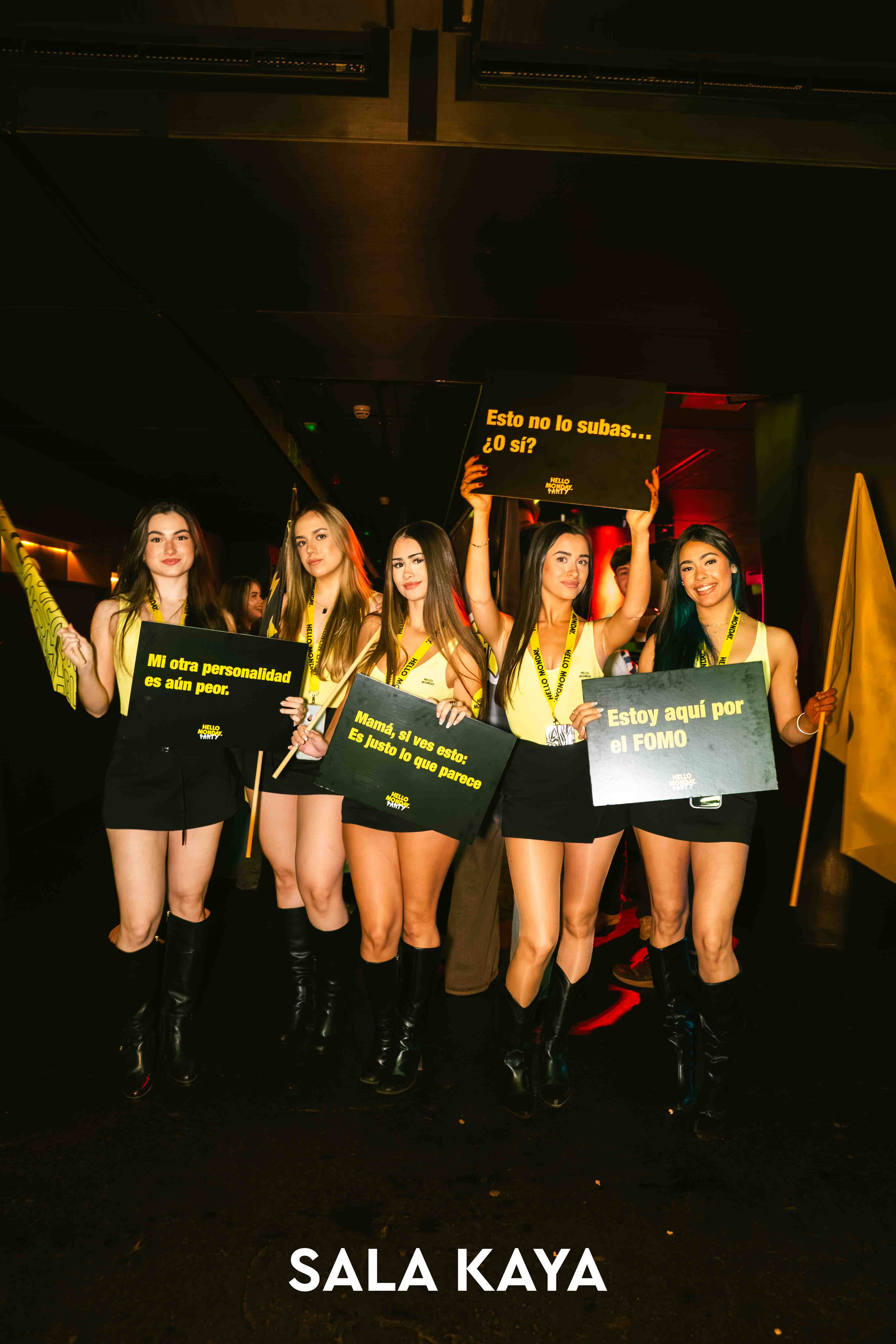 foto de público de HELLO MONDAY