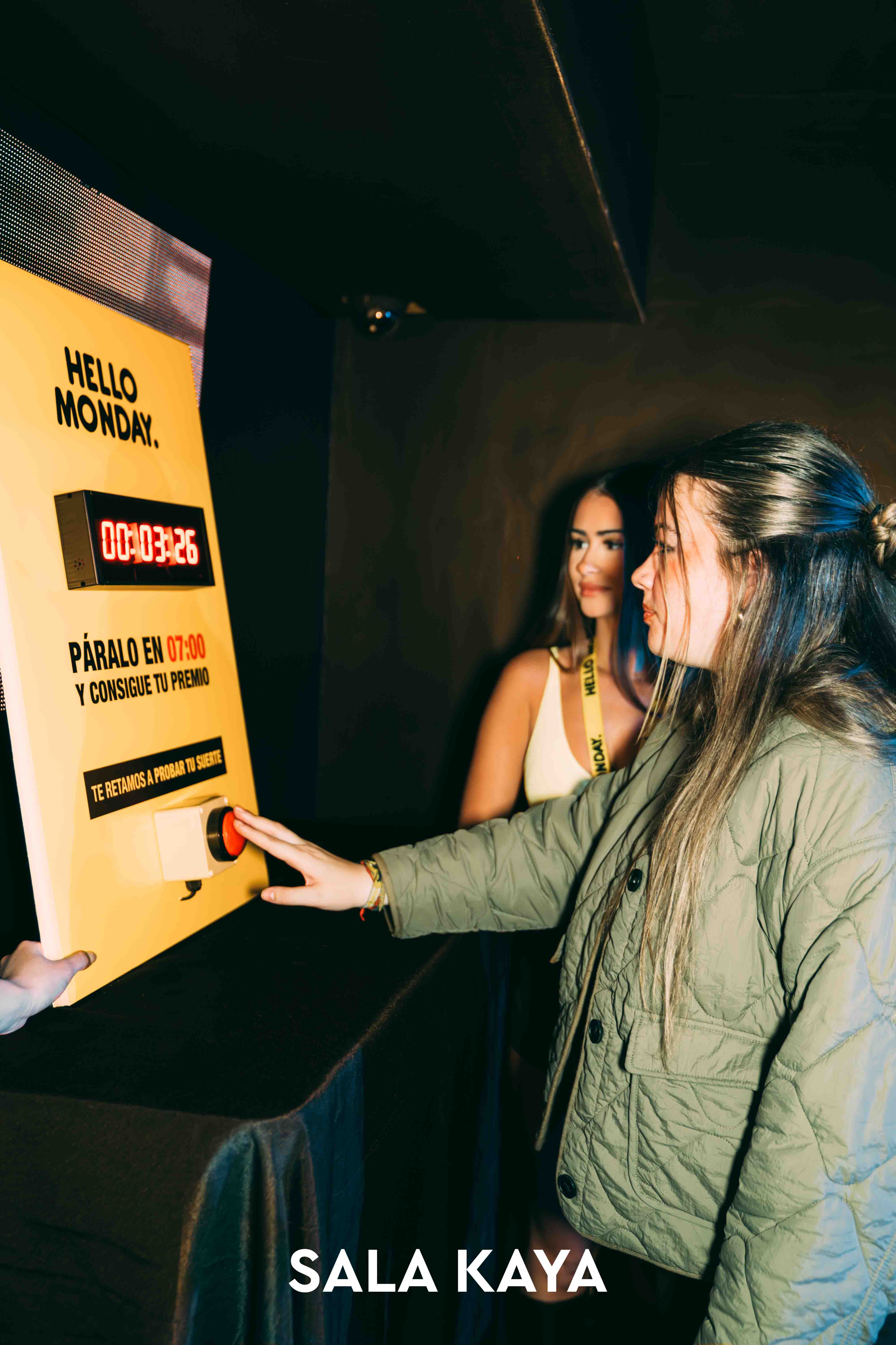 foto de público de HELLO MONDAY