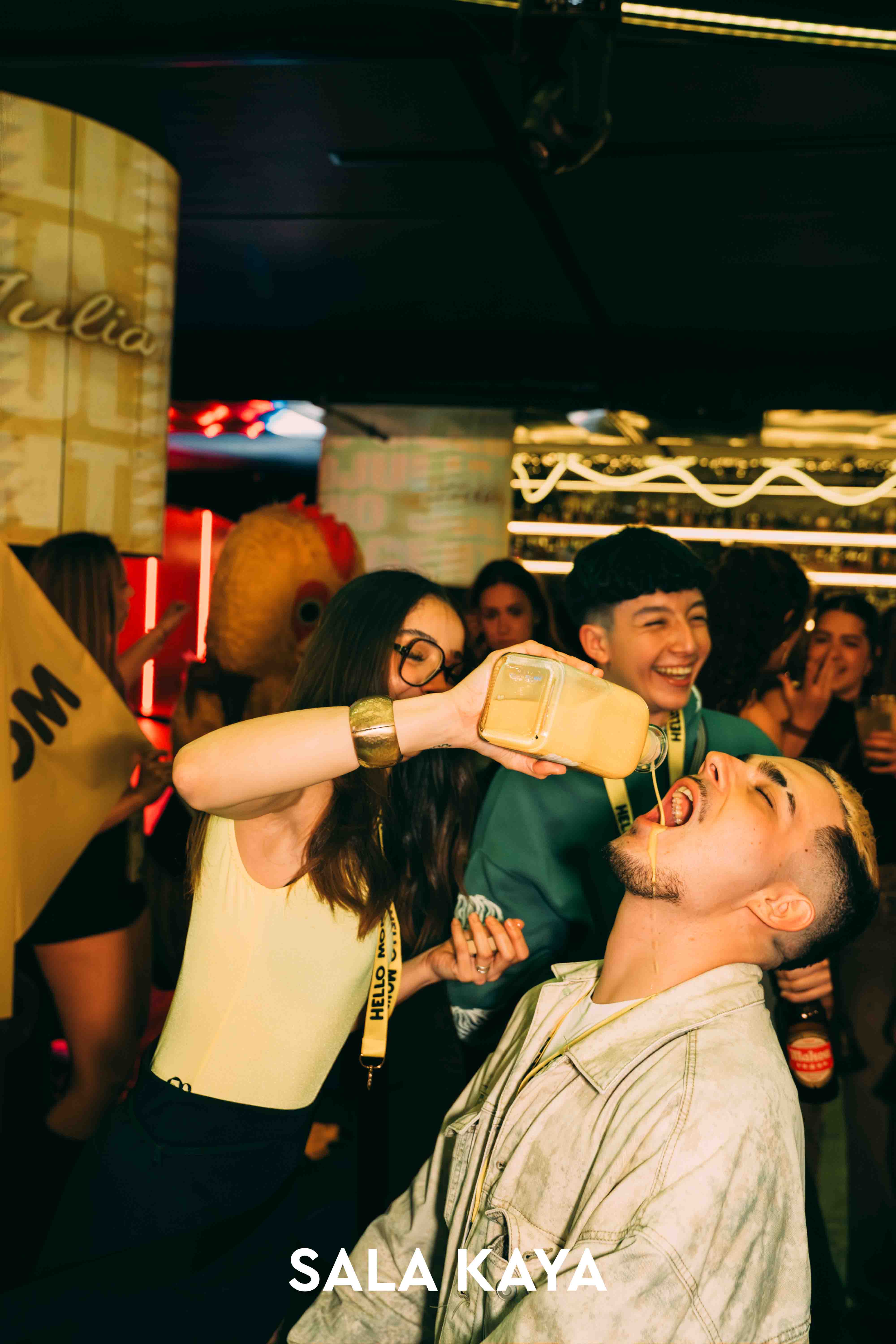 foto de público de HELLO MONDAY