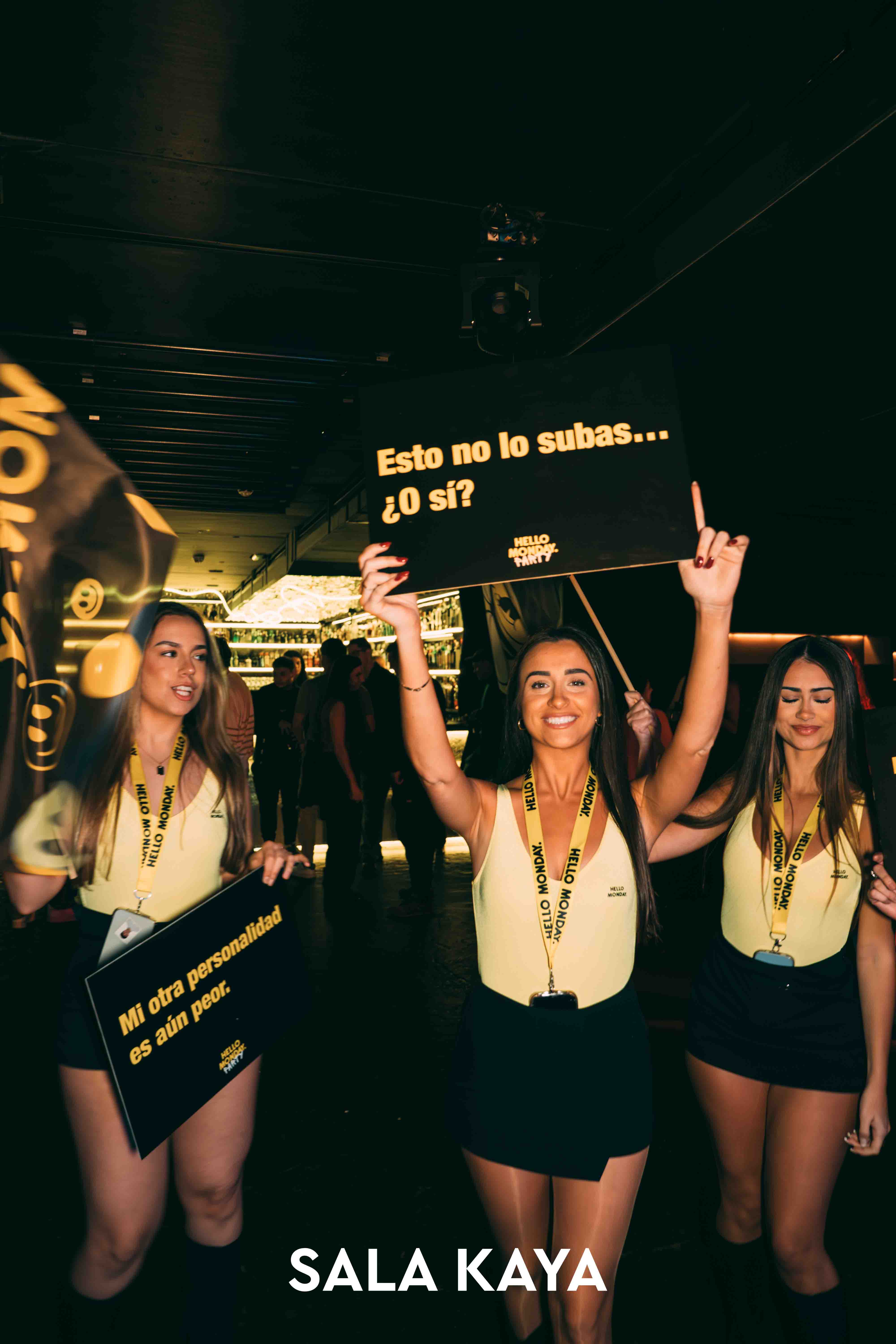 foto de público de HELLO MONDAY