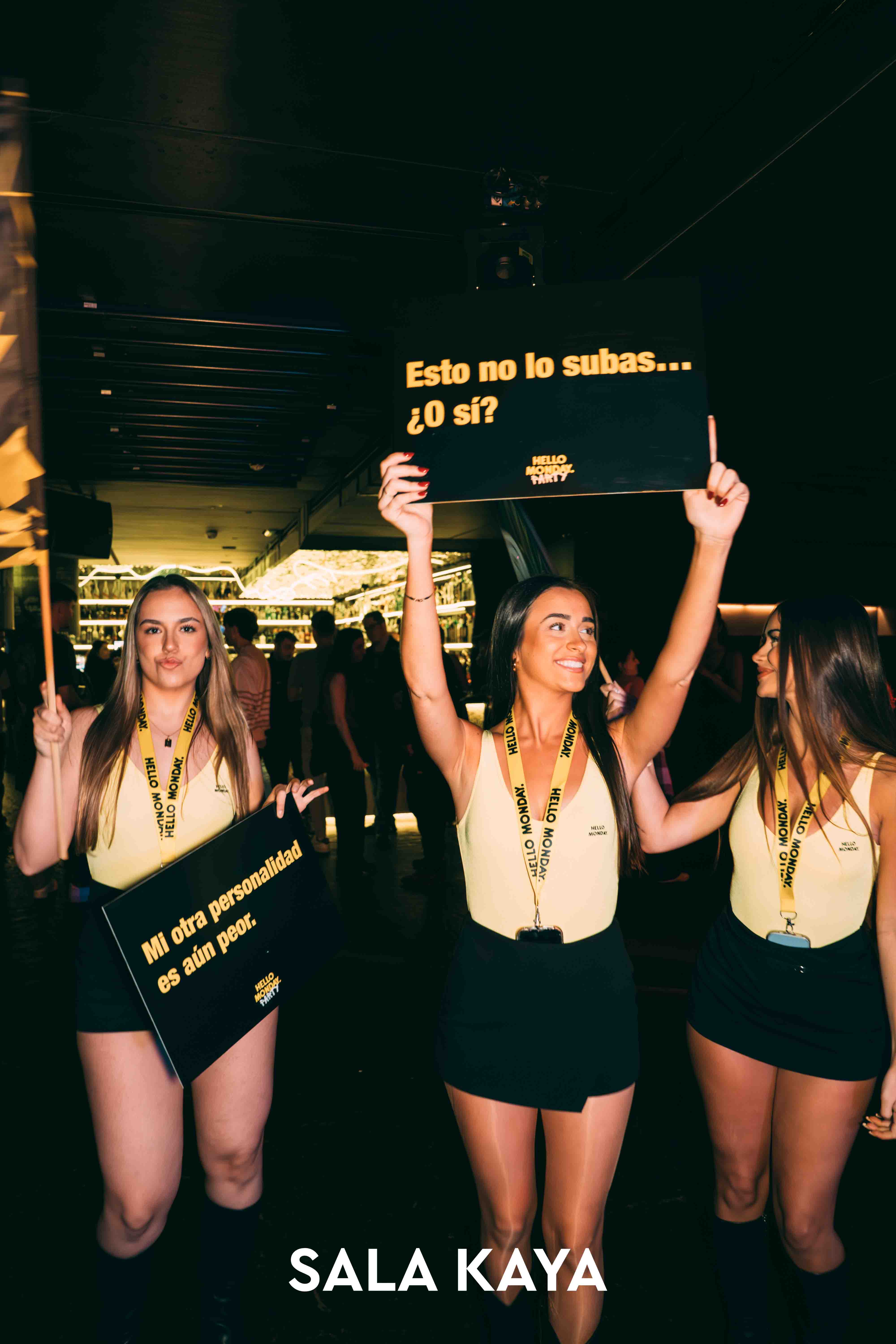 foto de público de HELLO MONDAY