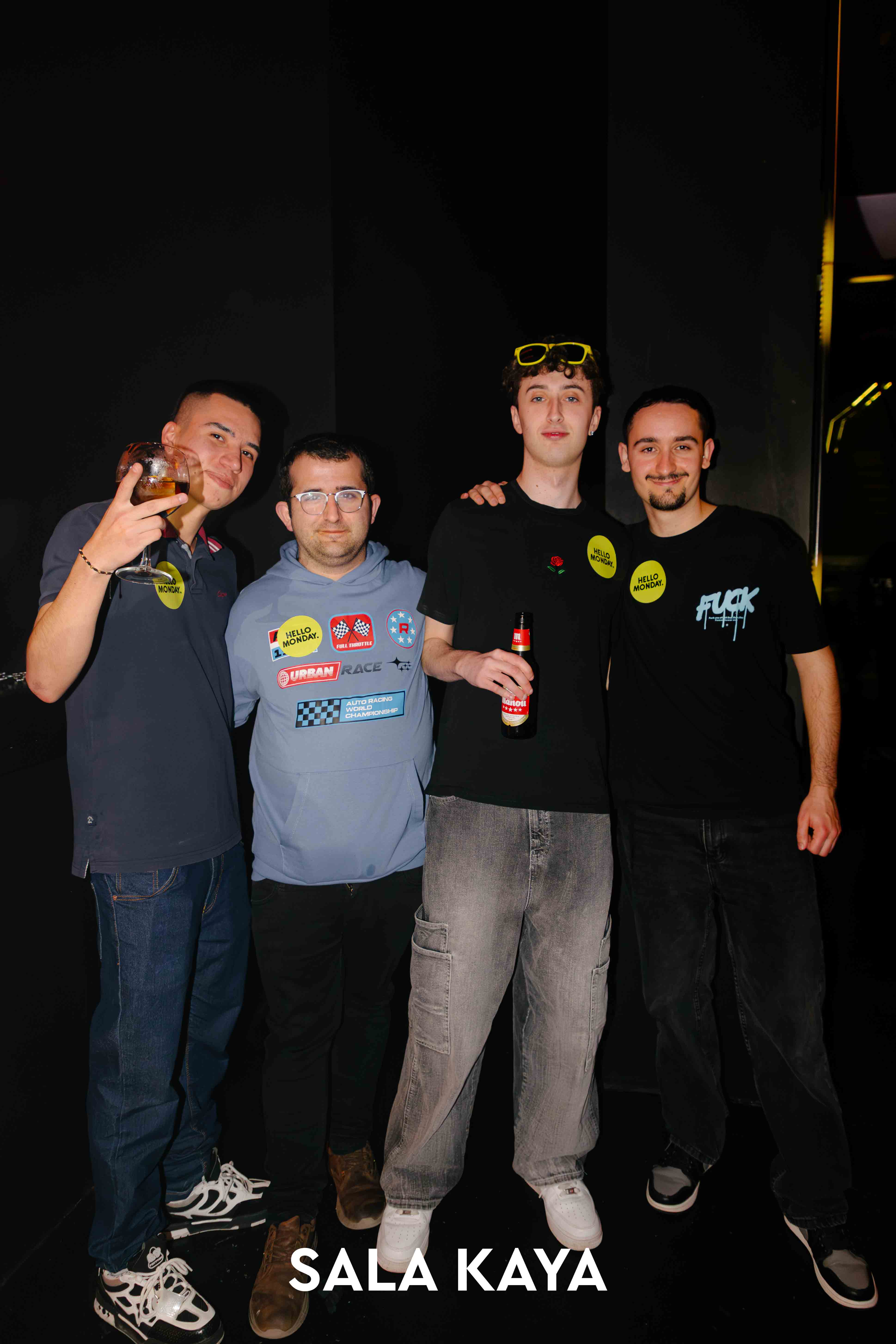 foto de público de HELLO MONDAY