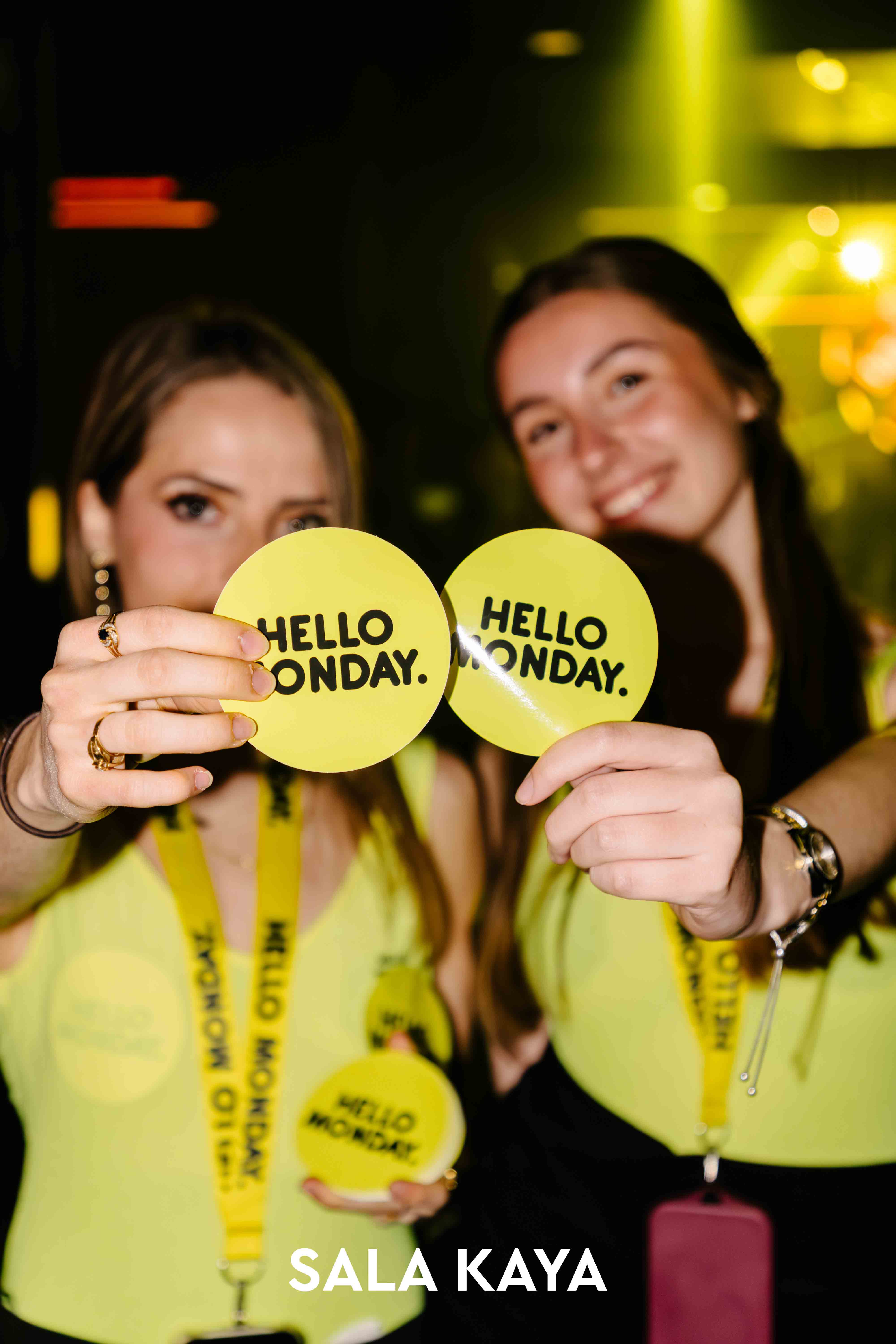 foto de público de HELLO MONDAY