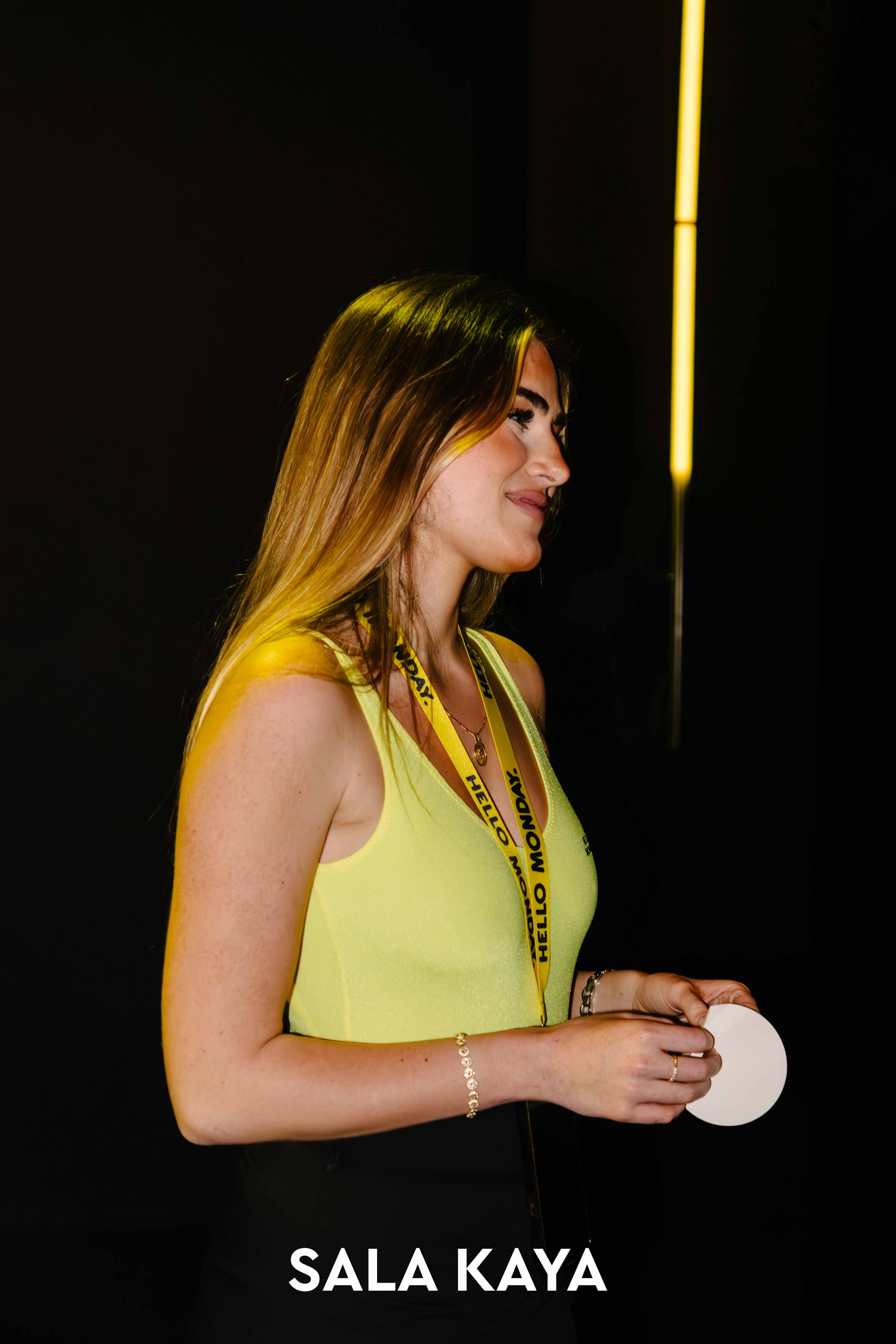 foto de público de HELLO MONDAY