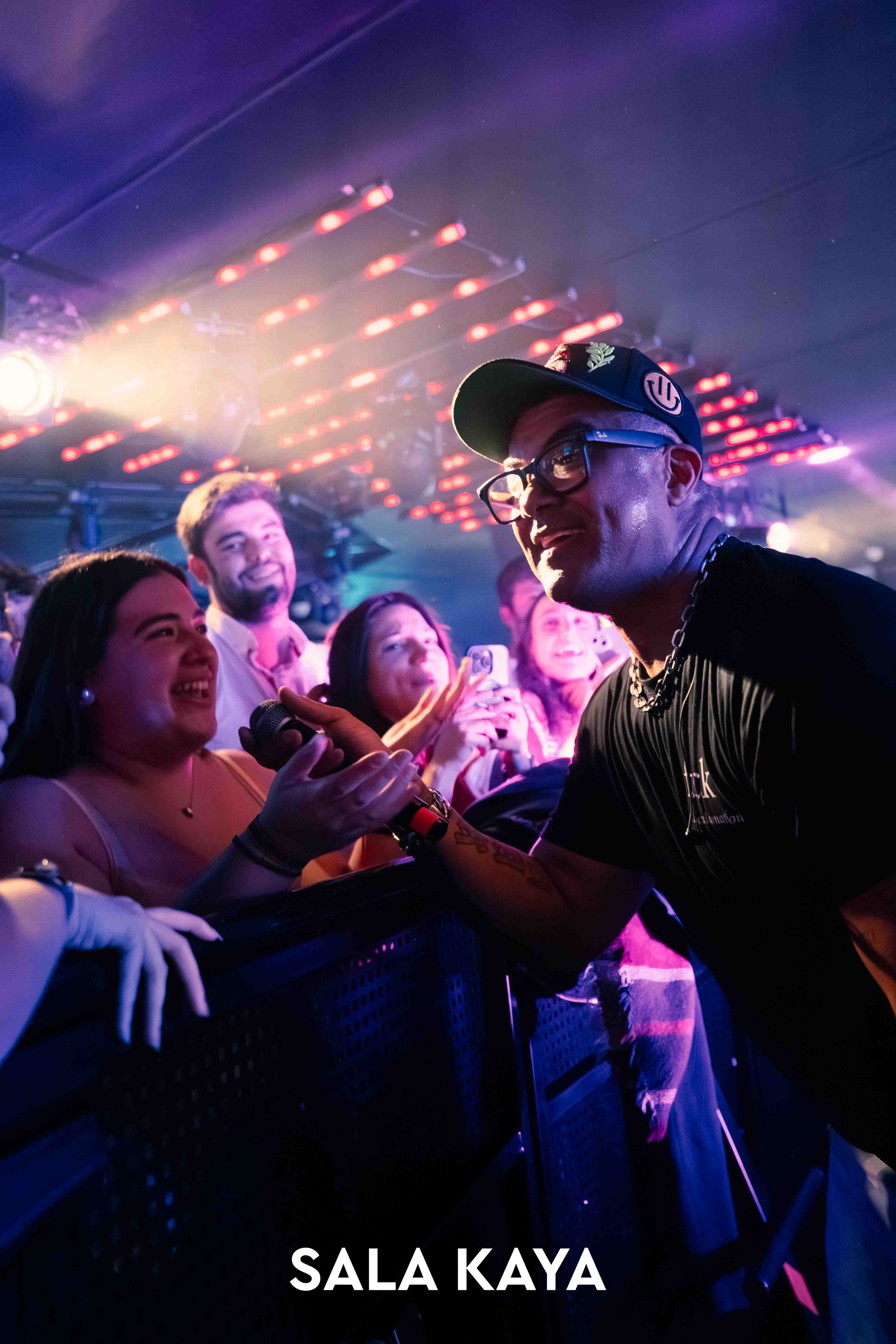 foto de público de HENRY MENDEZ