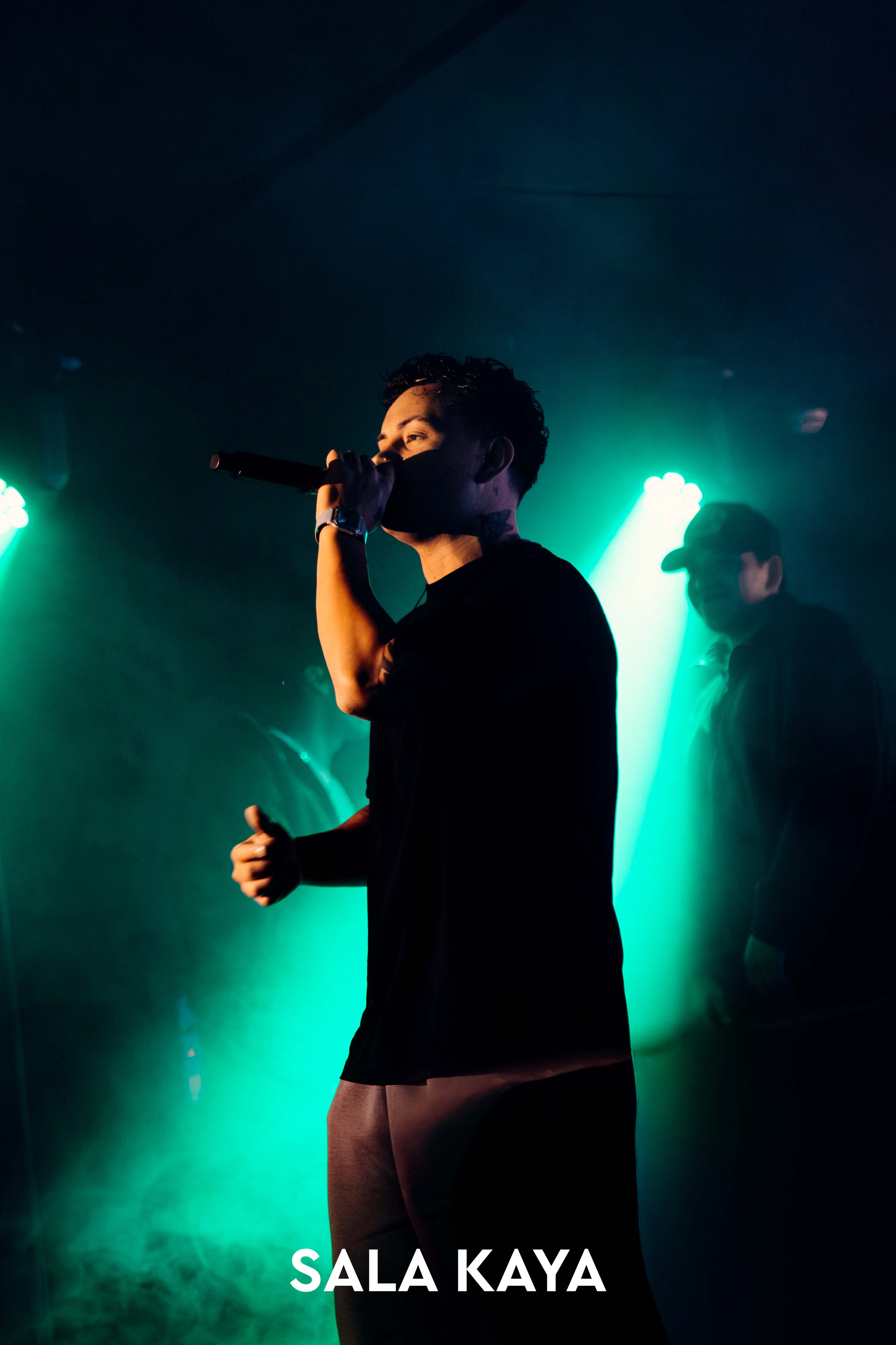 foto de público de HENRY MENDEZ