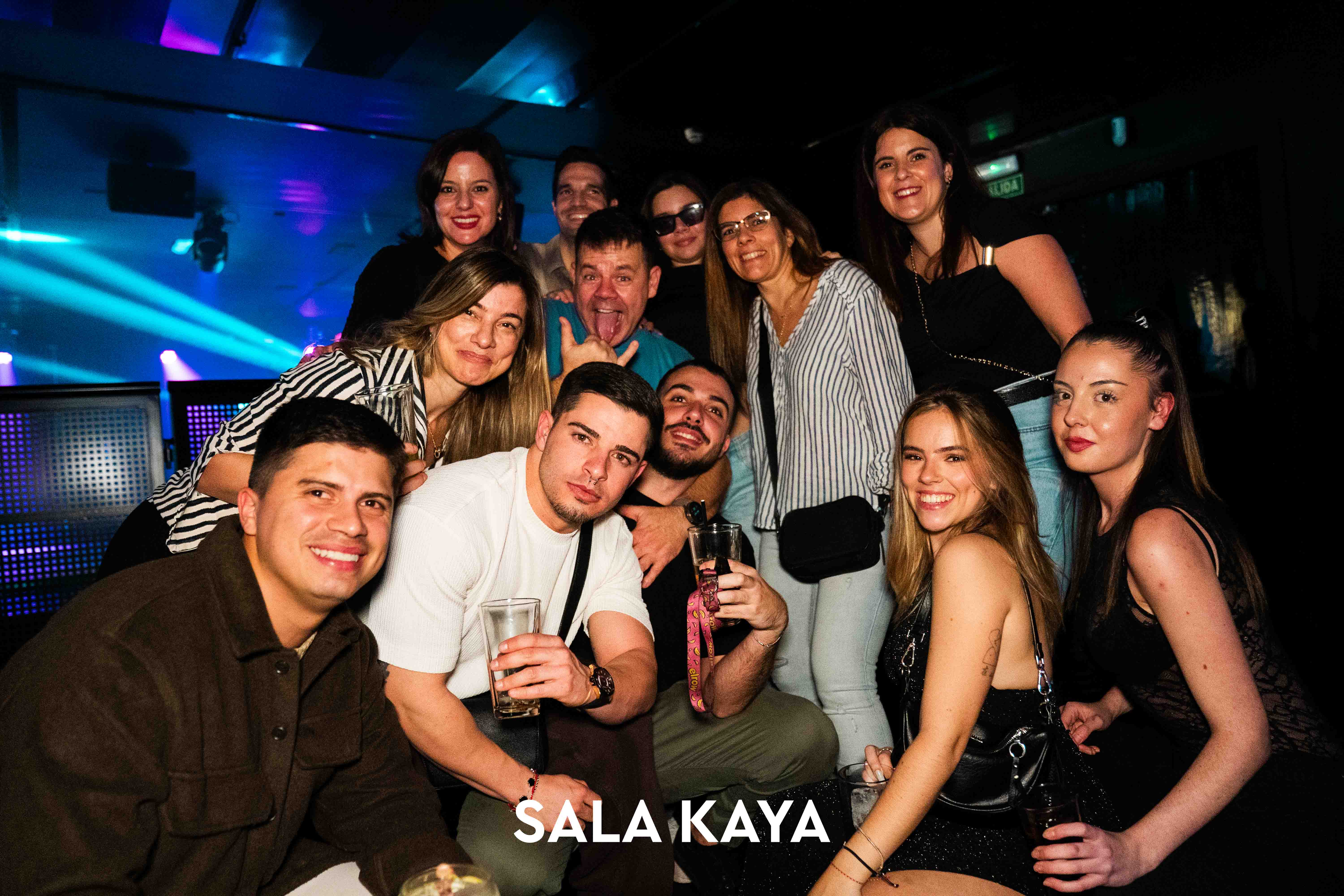 foto de público de HENRY MENDEZ