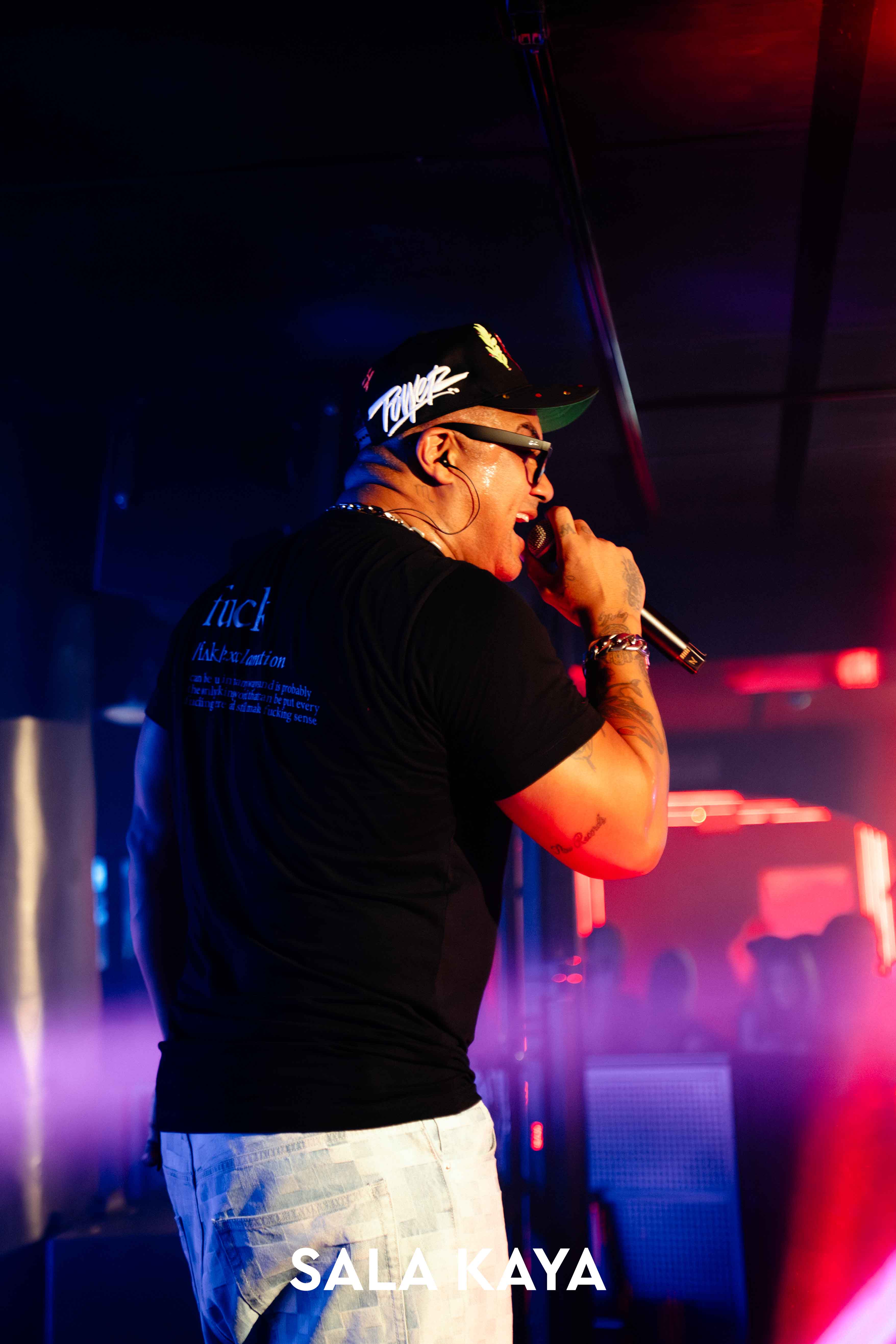 foto de público de HENRY MENDEZ