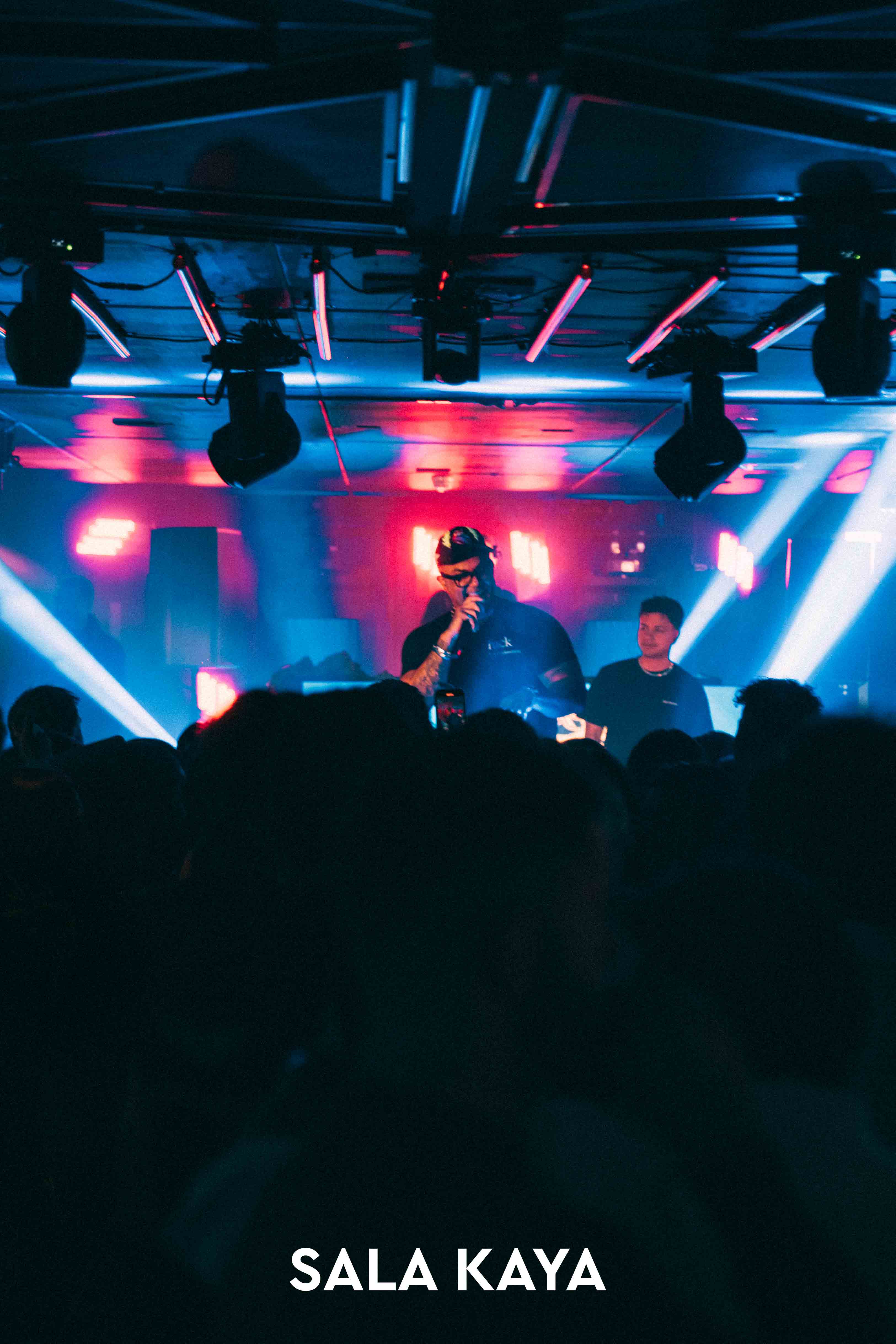 foto de público de HENRY MENDEZ