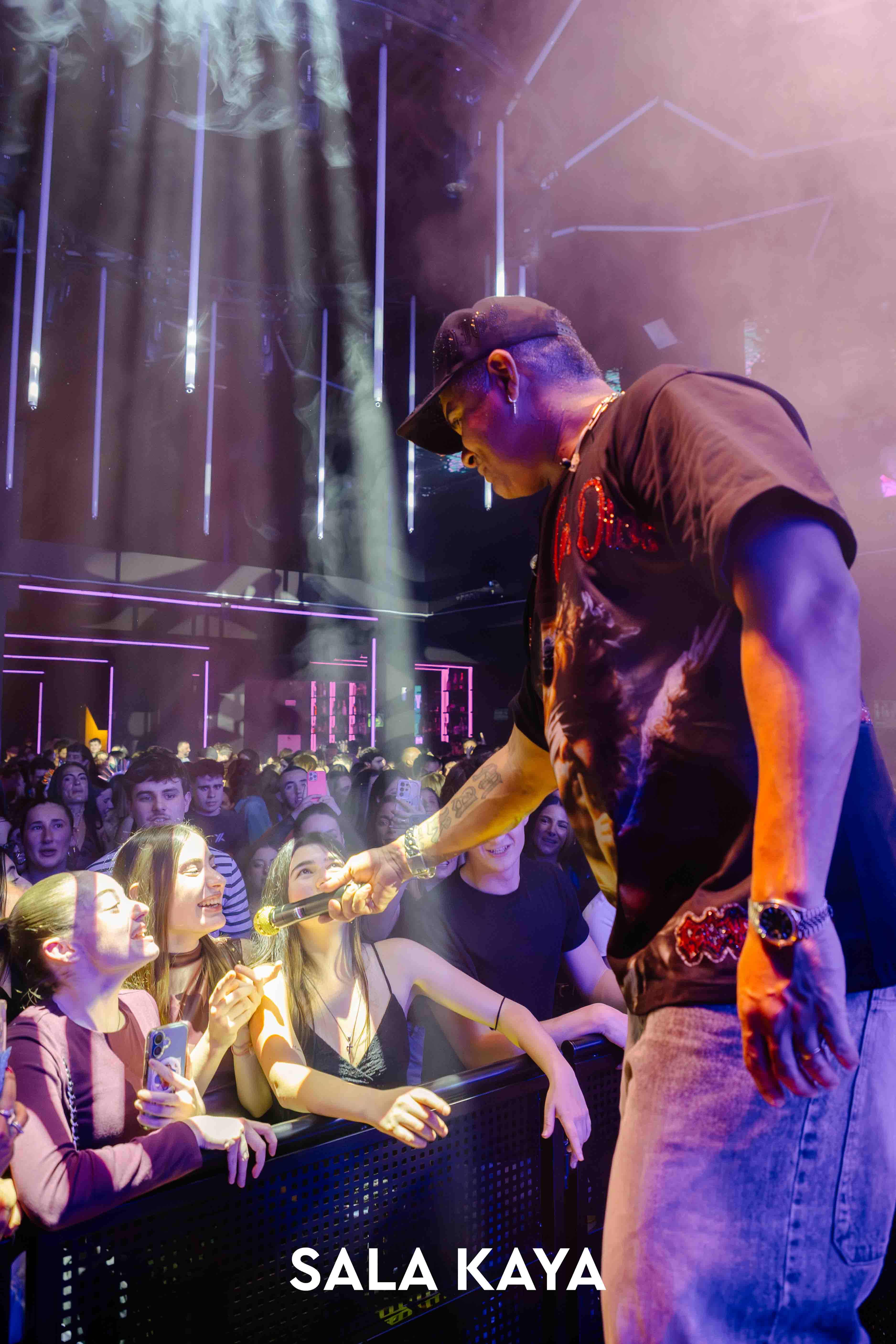 foto de público de HENRY MENDEZ