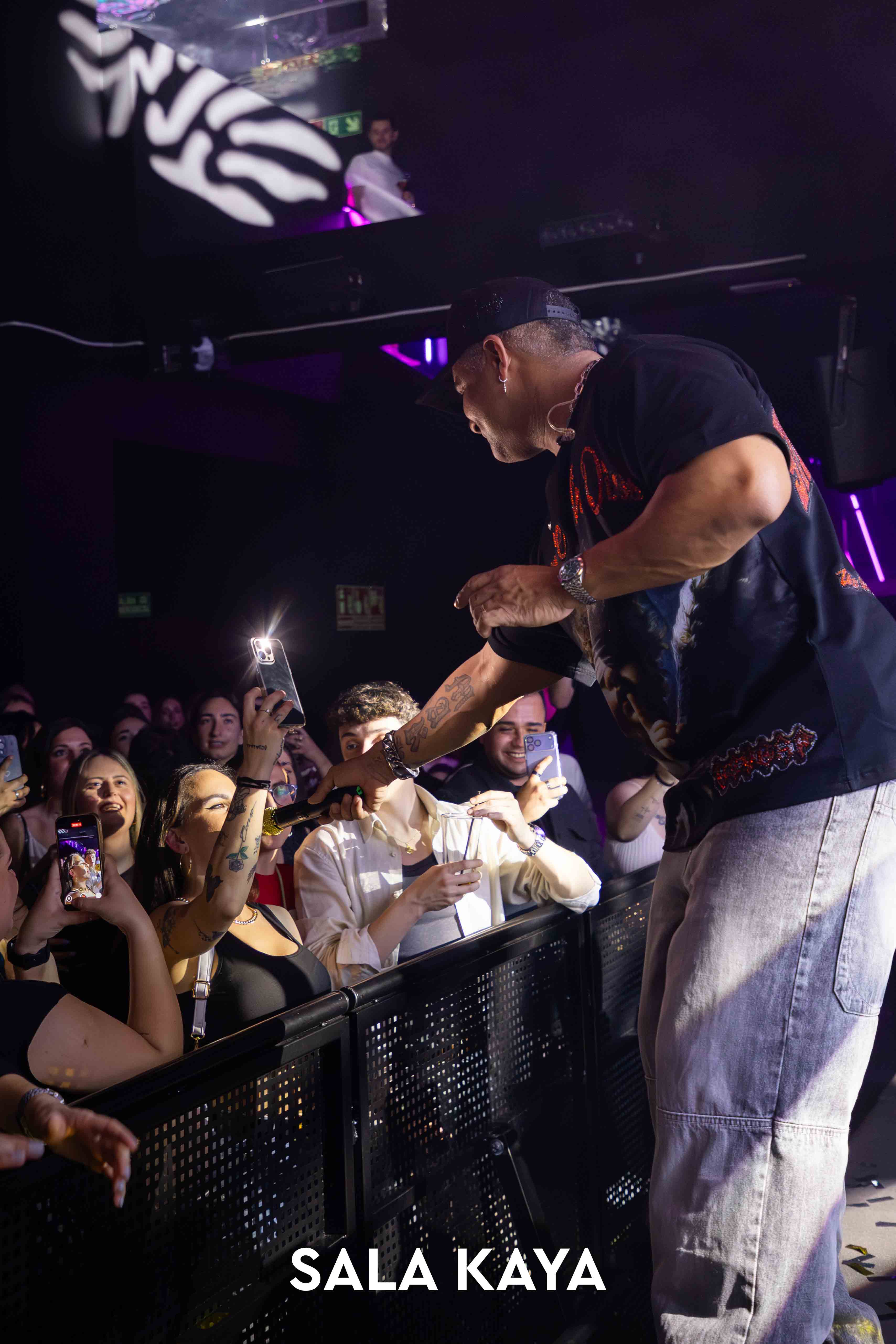 foto de público de HENRY MENDEZ