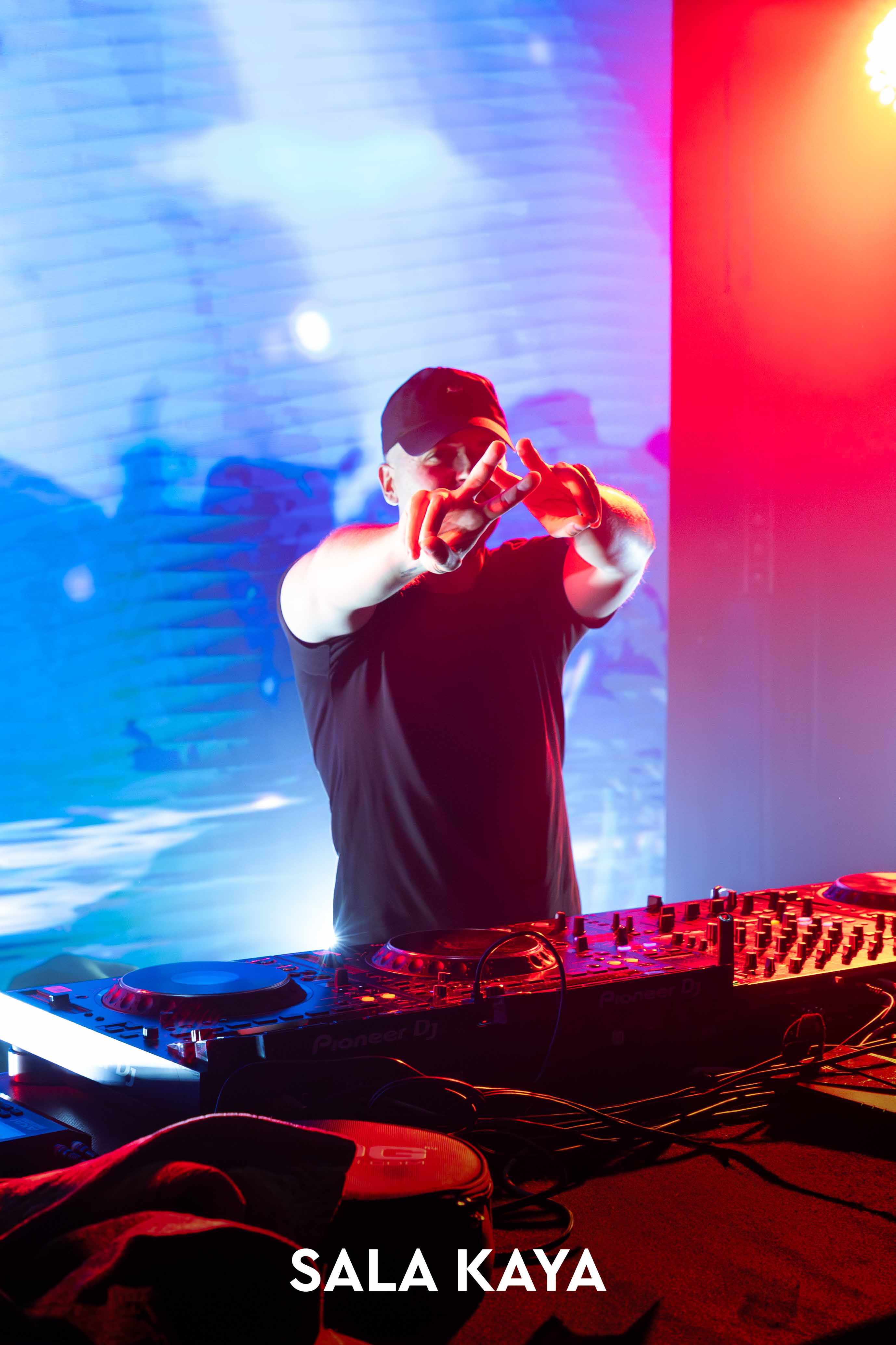 foto de público de HENRY MENDEZ