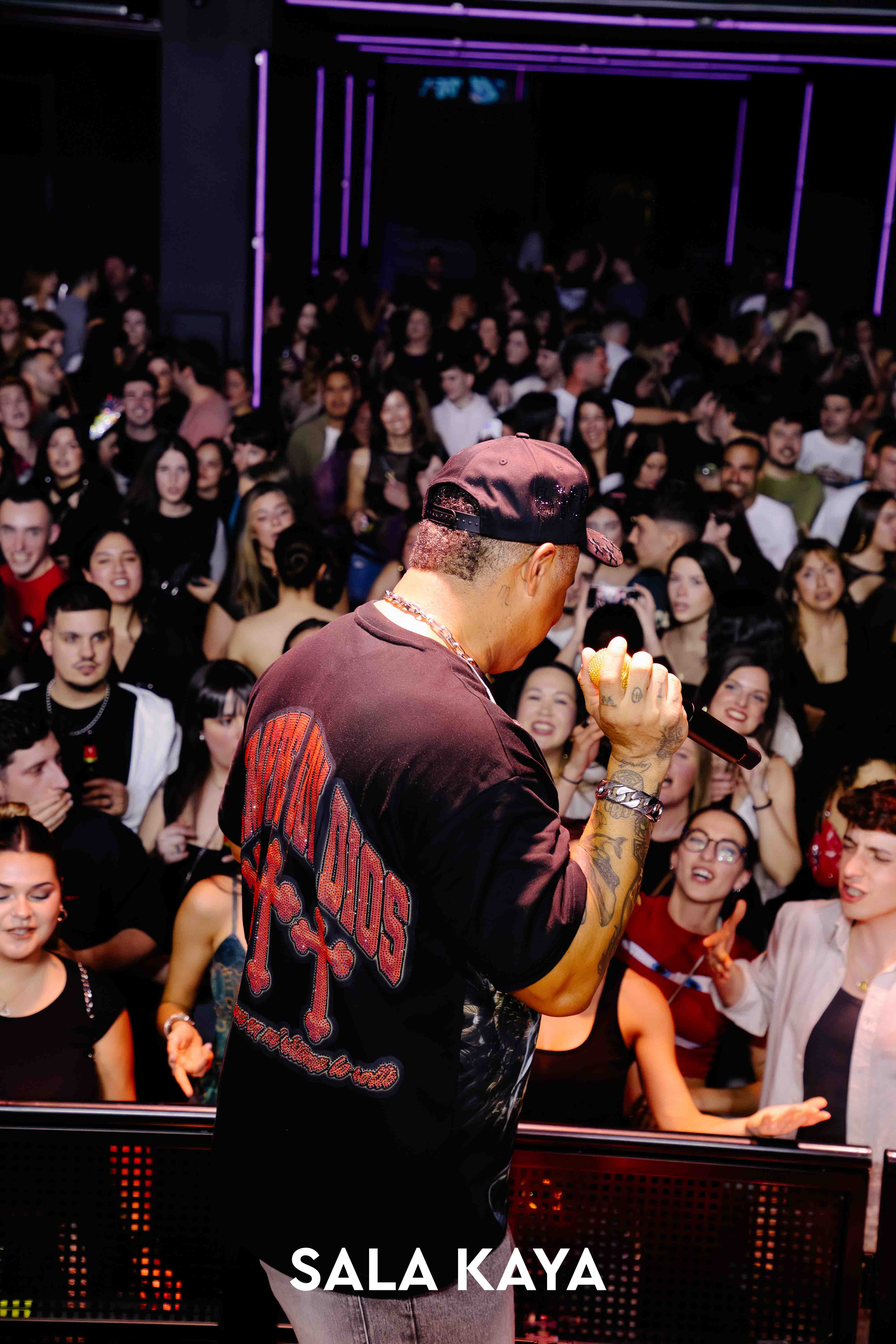 foto de público de HENRY MENDEZ
