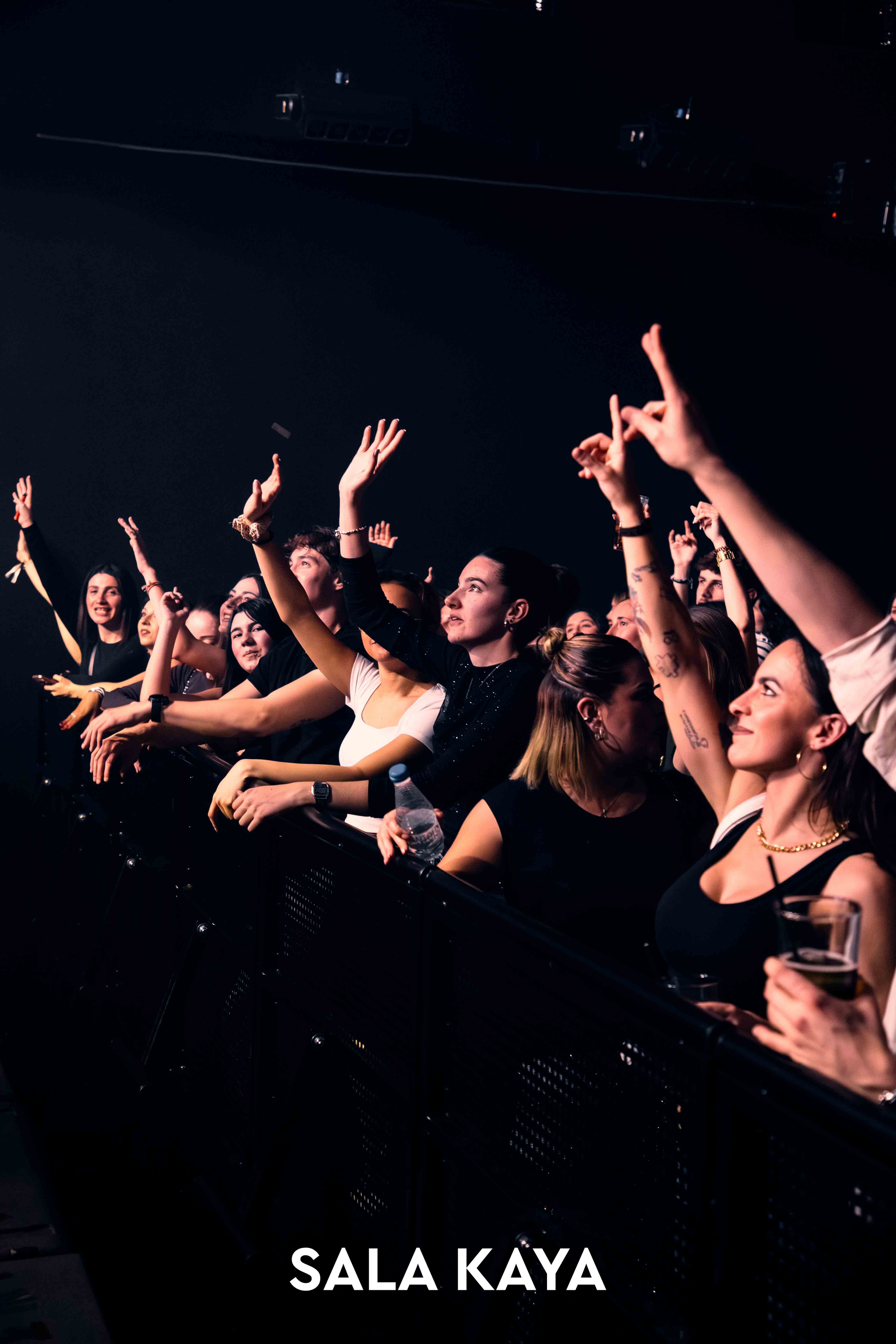 foto de público de HENRY MENDEZ