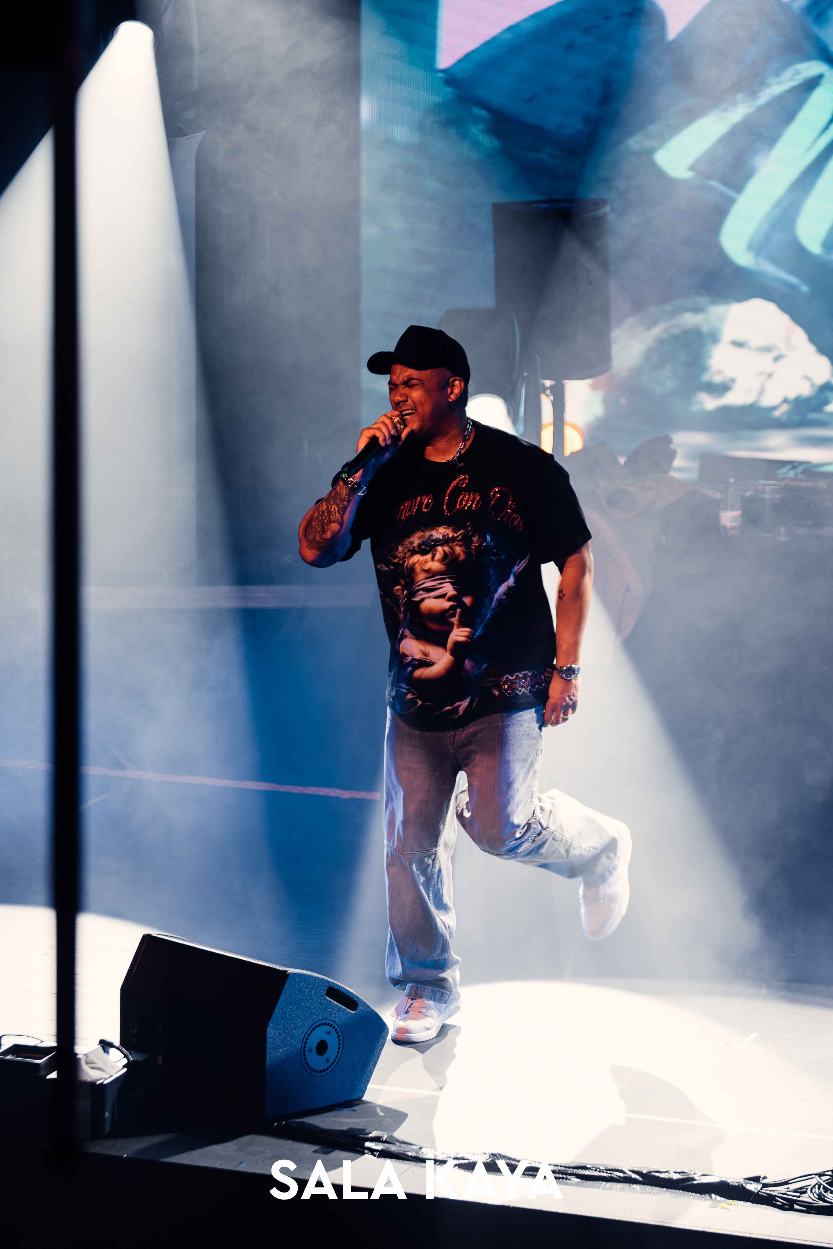 foto de público de HENRY MENDEZ