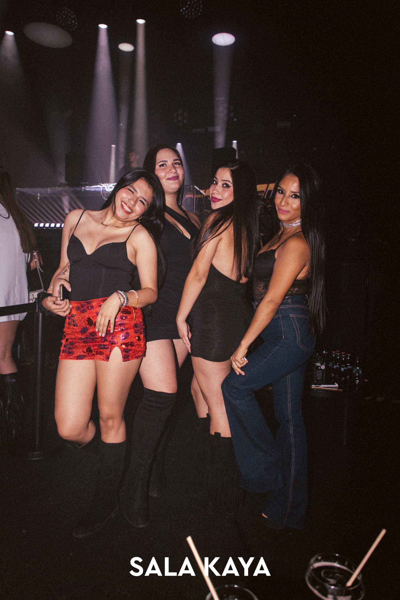 foto de público de REMEMBER REGGAETON VOL 8