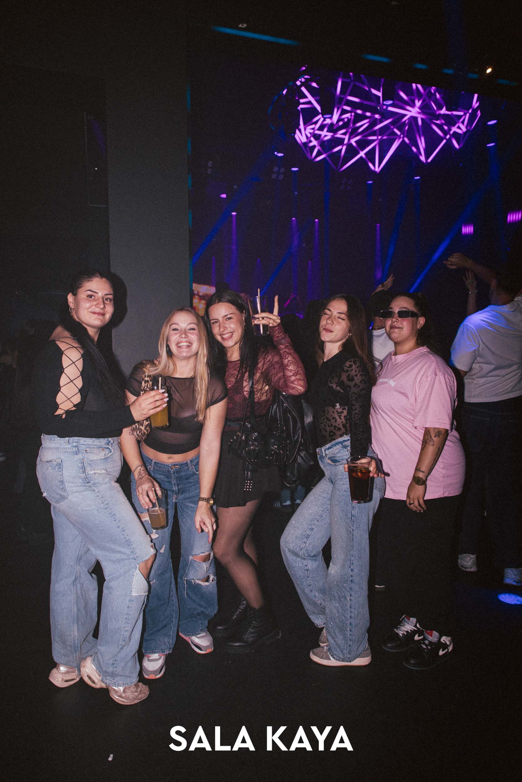 foto de público de REMEMBER REGGAETON VOL 8