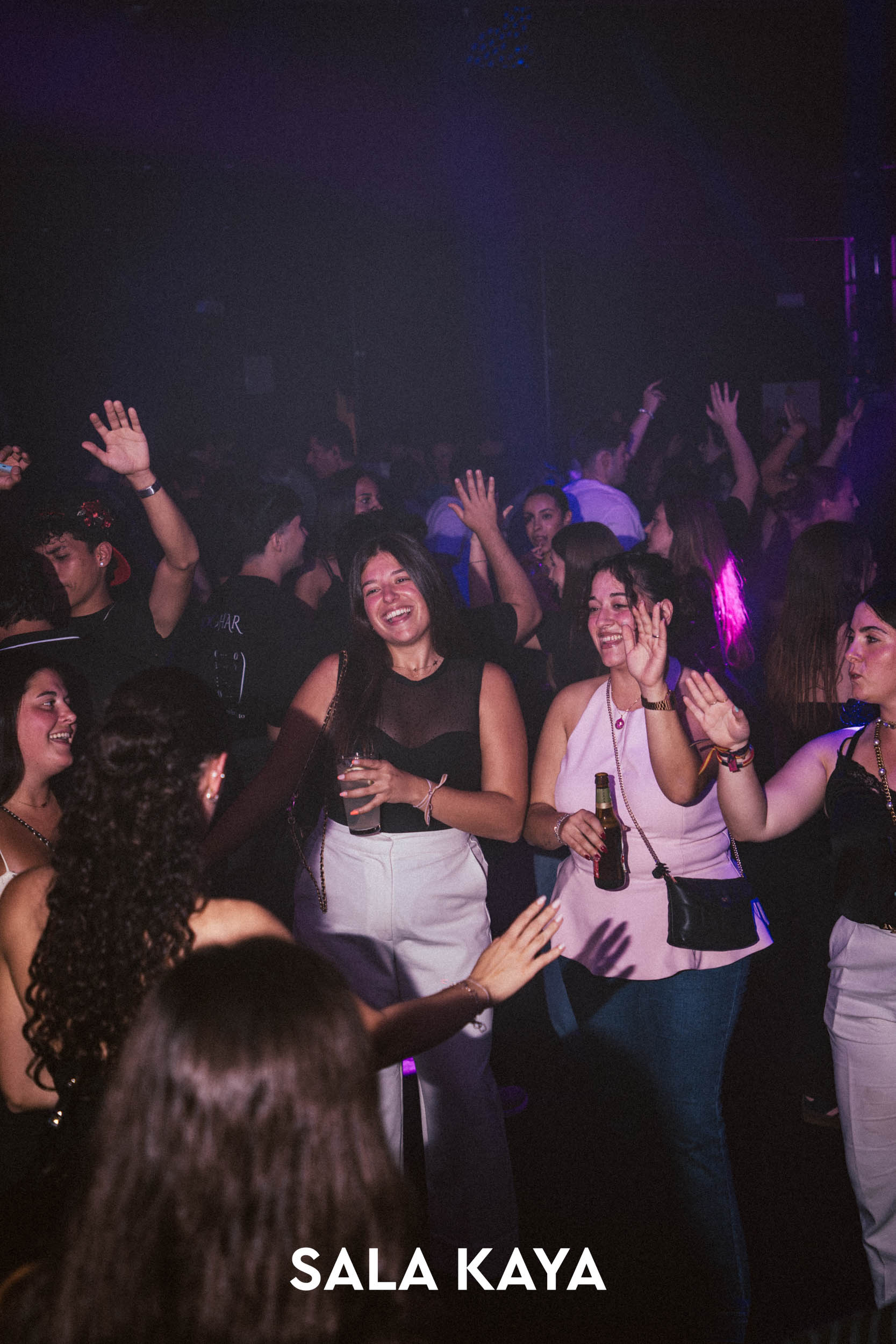 foto de público de REMEMBER REGGAETON VOL 8