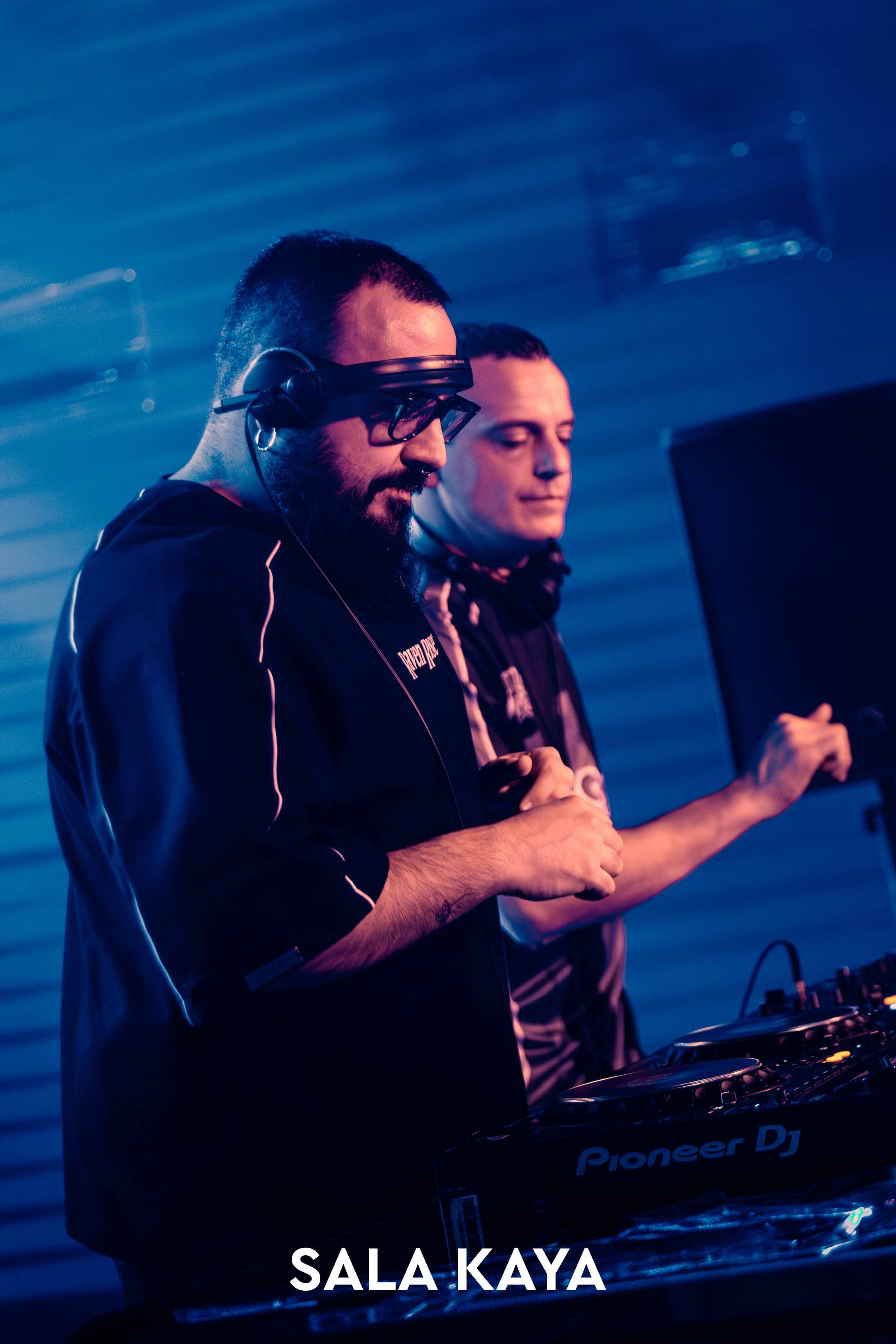 foto de público de KSTYLE Y CARLOS PEREZ