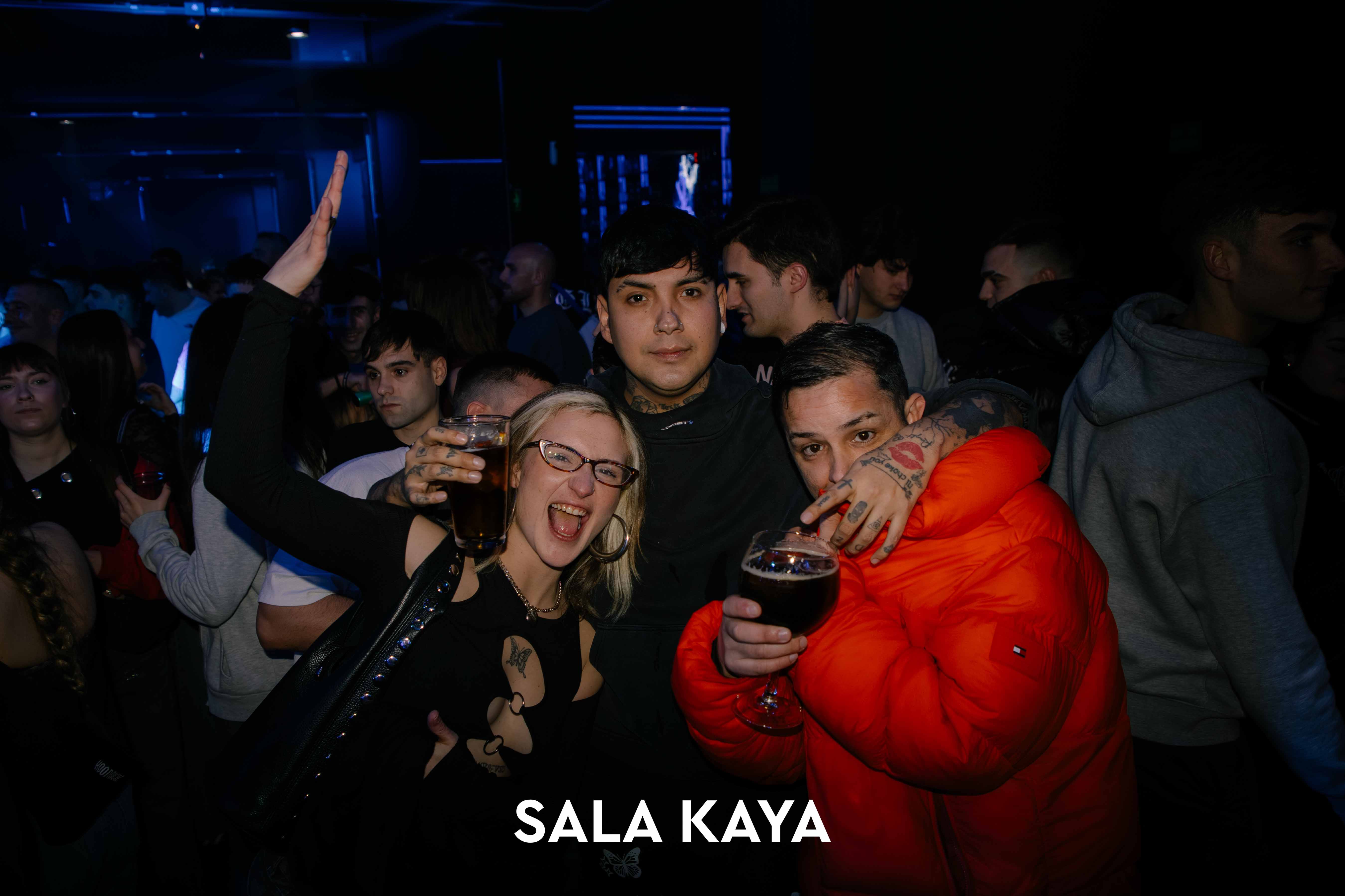 foto de público de KSTYLE Y CARLOS PEREZ