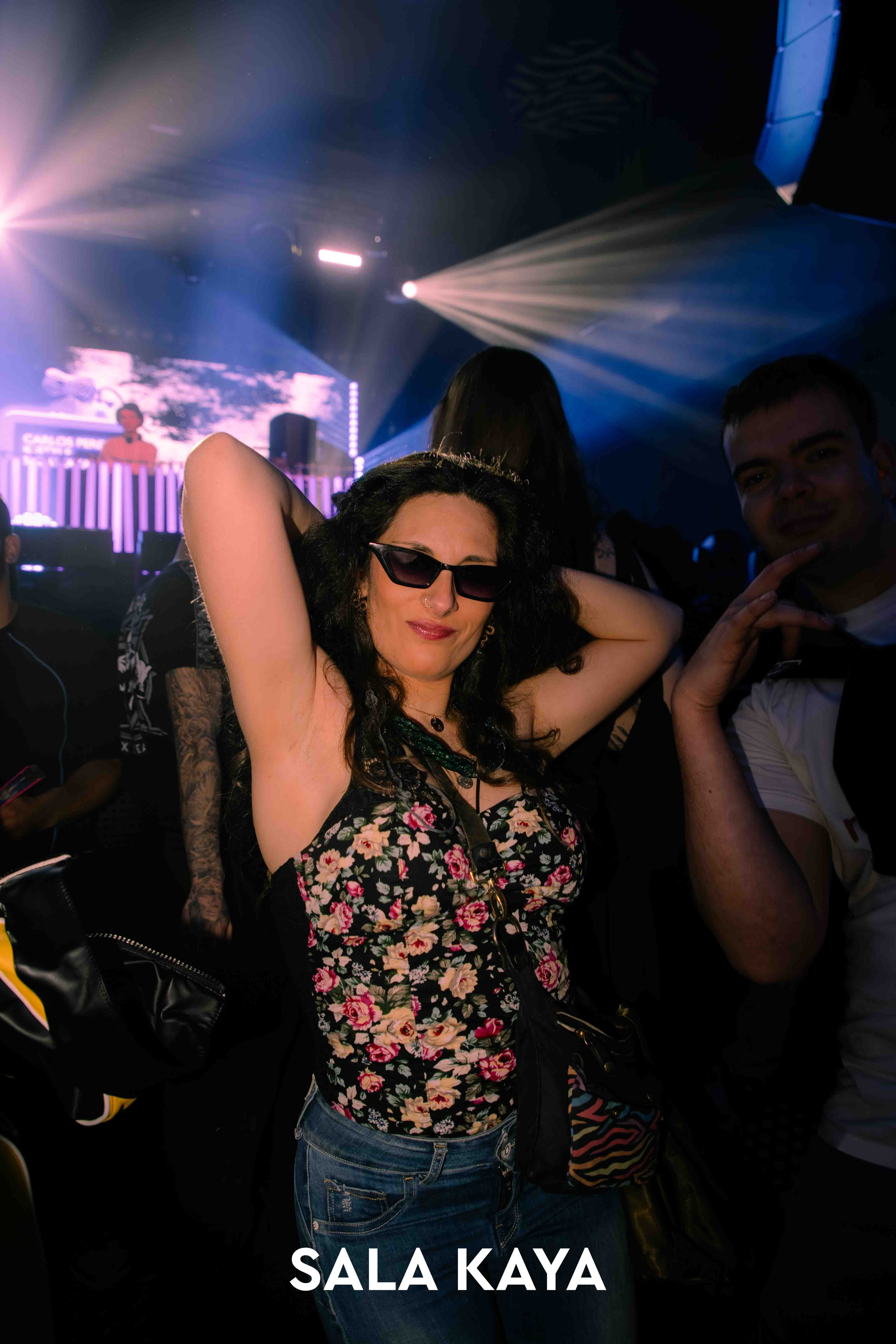 foto de público de KSTYLE Y CARLOS PEREZ