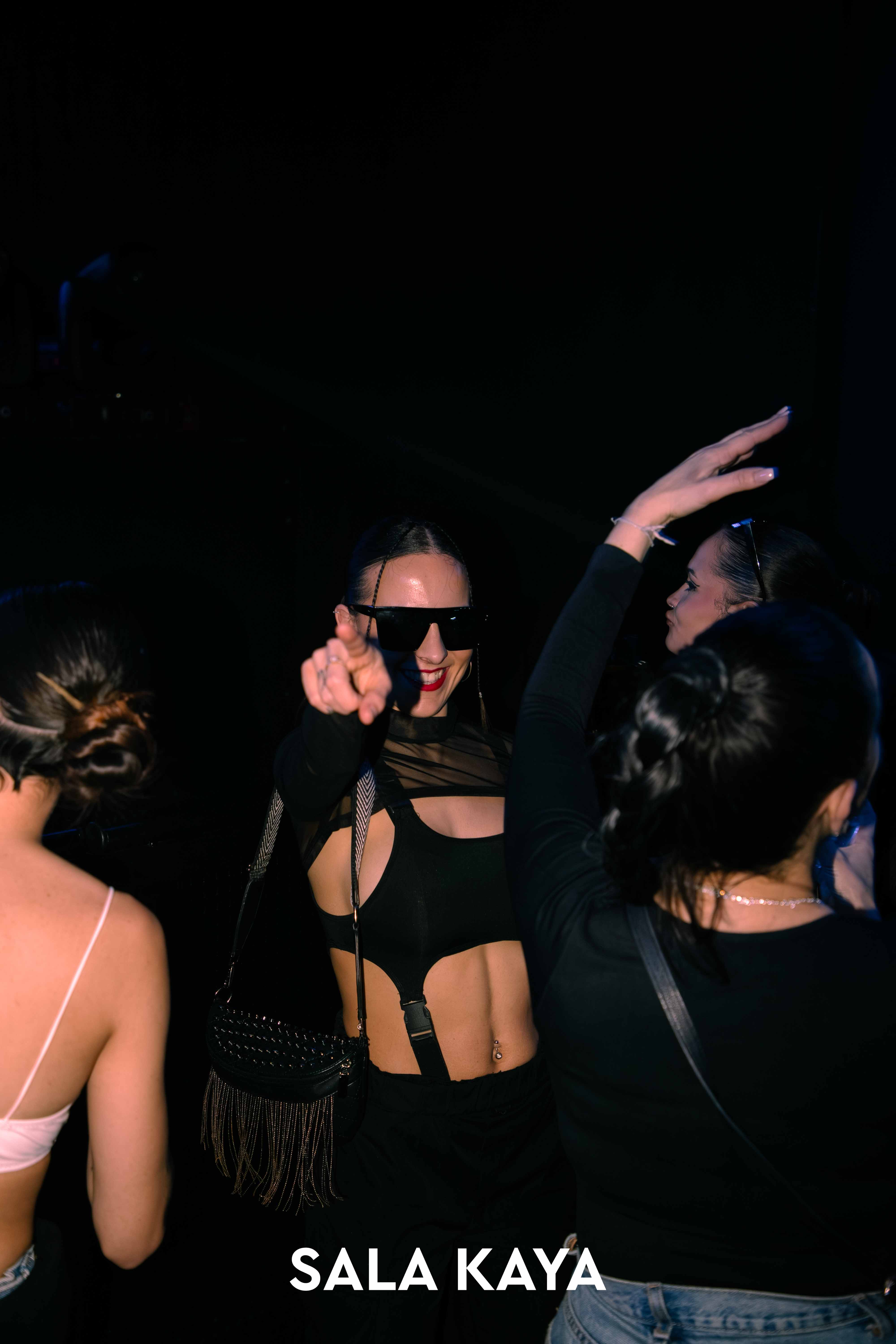 foto de público de KSTYLE Y CARLOS PEREZ