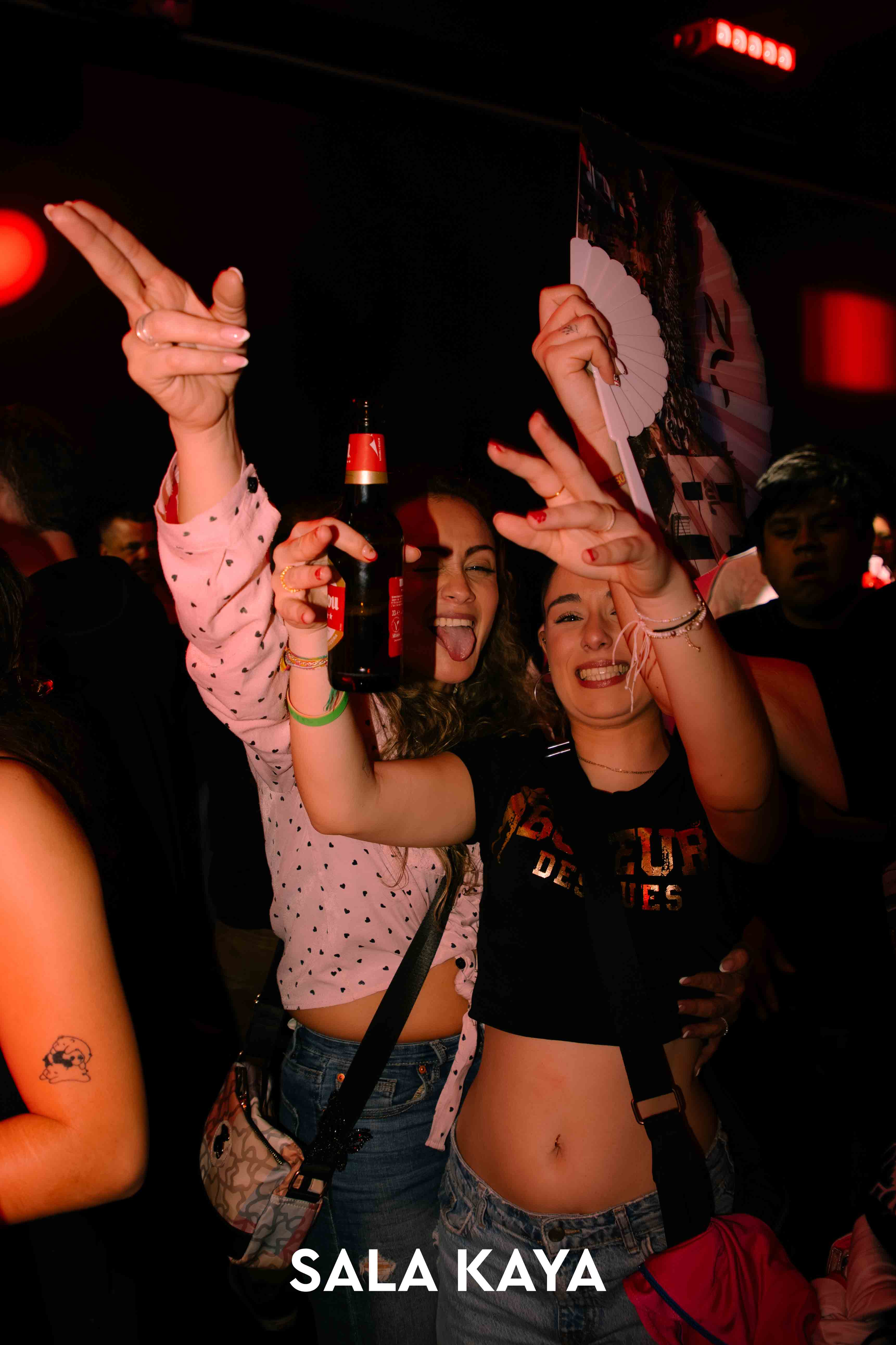 foto de público de KSTYLE Y CARLOS PEREZ