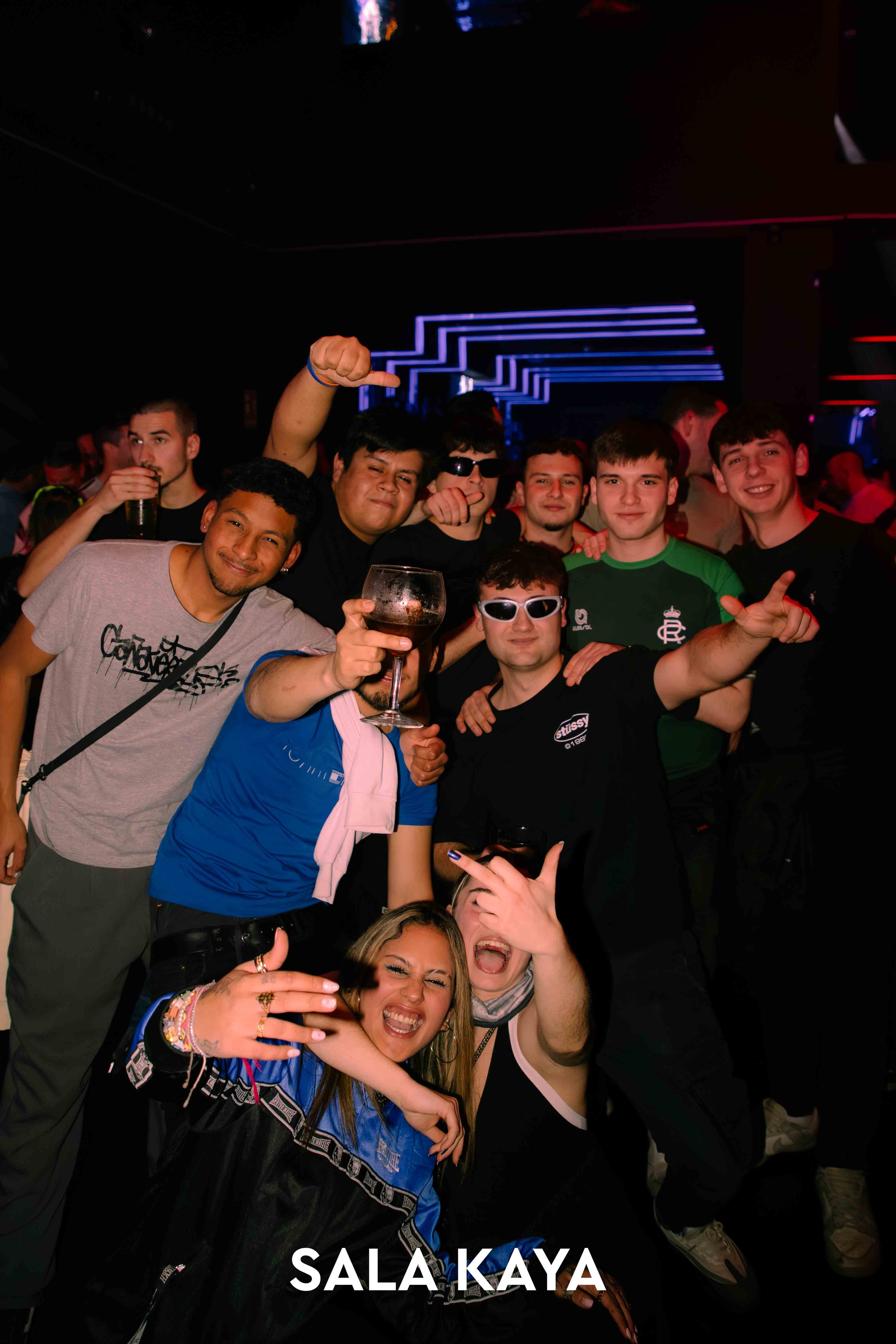 foto de público de KSTYLE Y CARLOS PEREZ