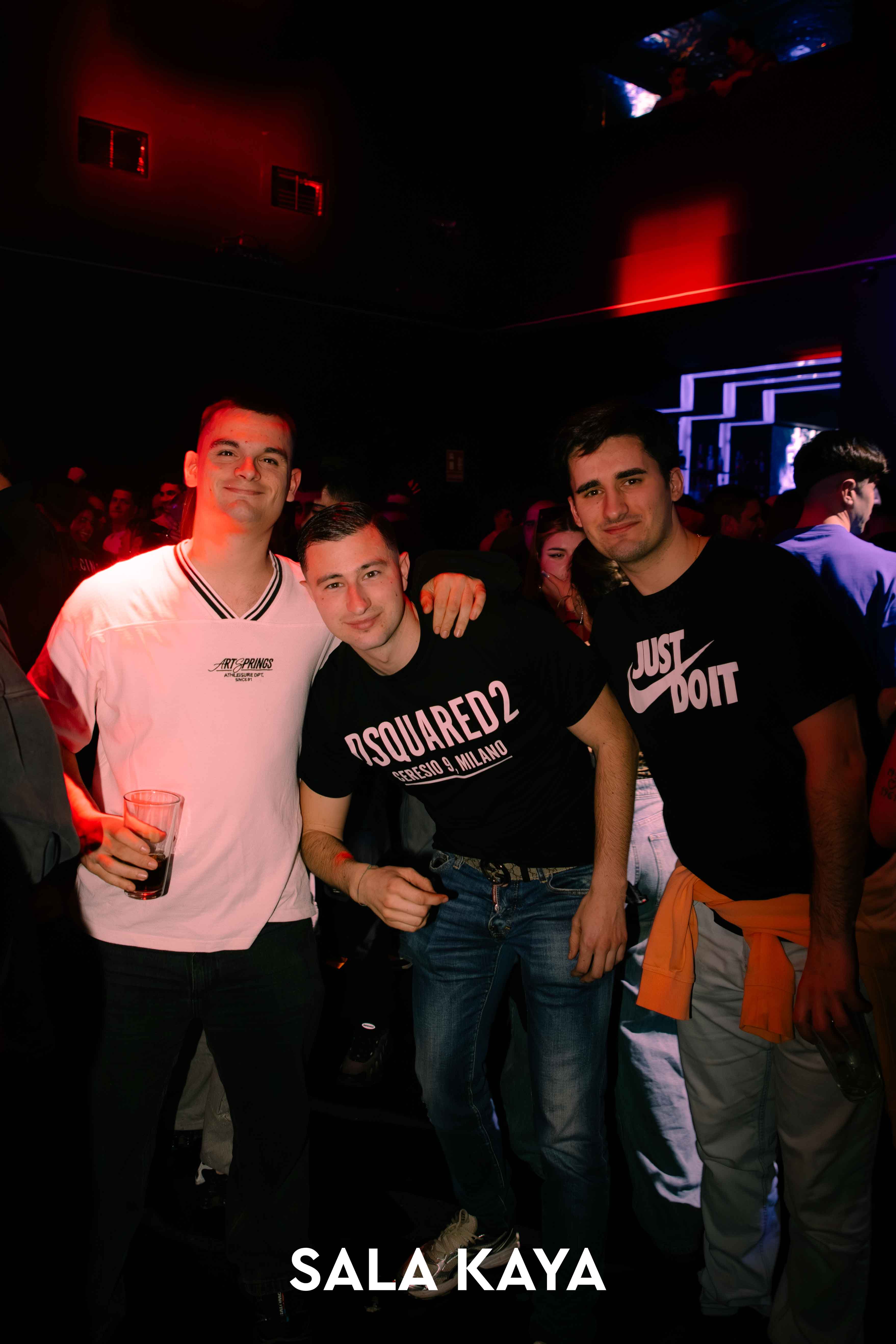 foto de público de KSTYLE Y CARLOS PEREZ