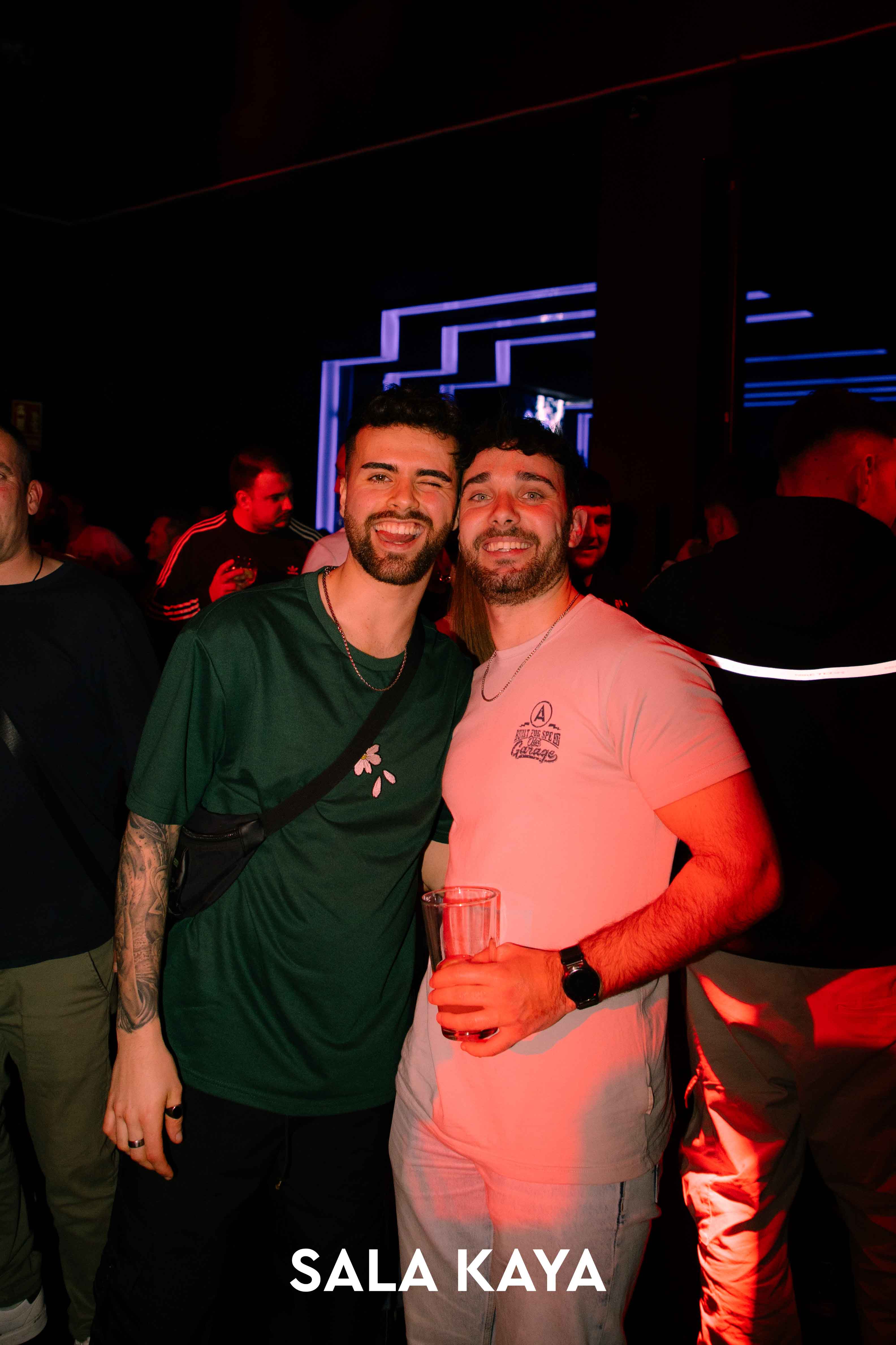 foto de público de KSTYLE Y CARLOS PEREZ