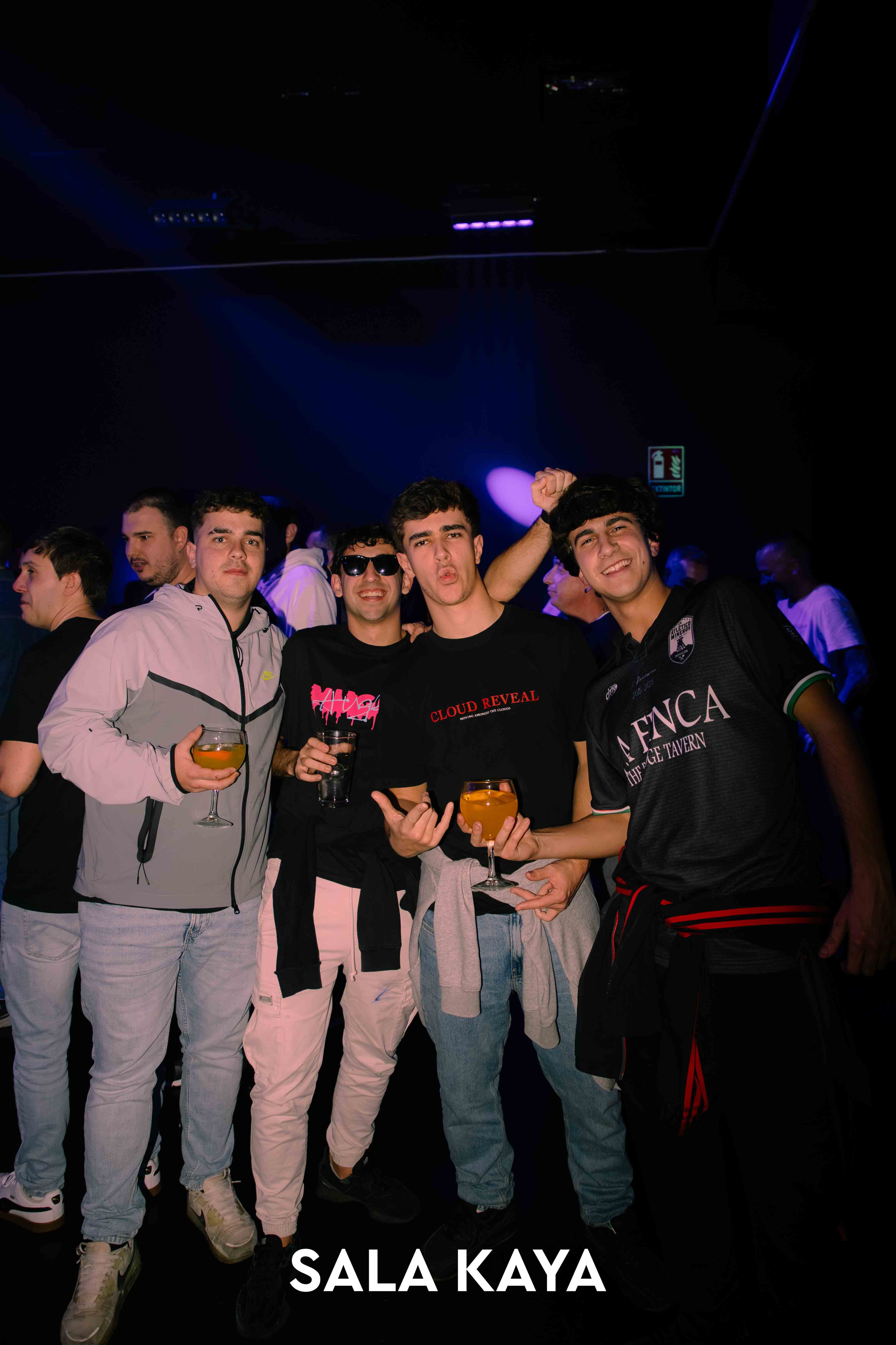 foto de público de KSTYLE Y CARLOS PEREZ