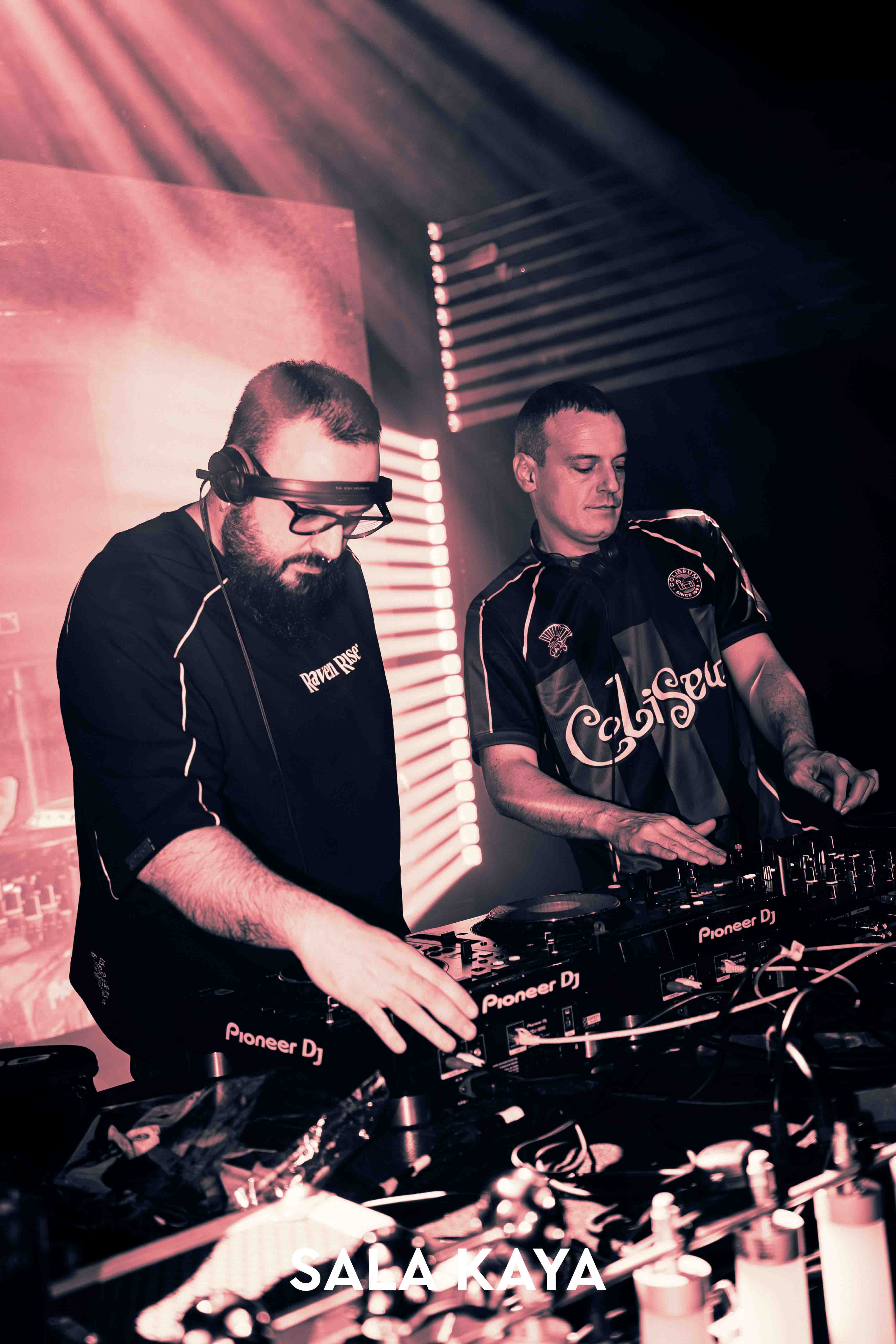 foto de público de KSTYLE Y CARLOS PEREZ