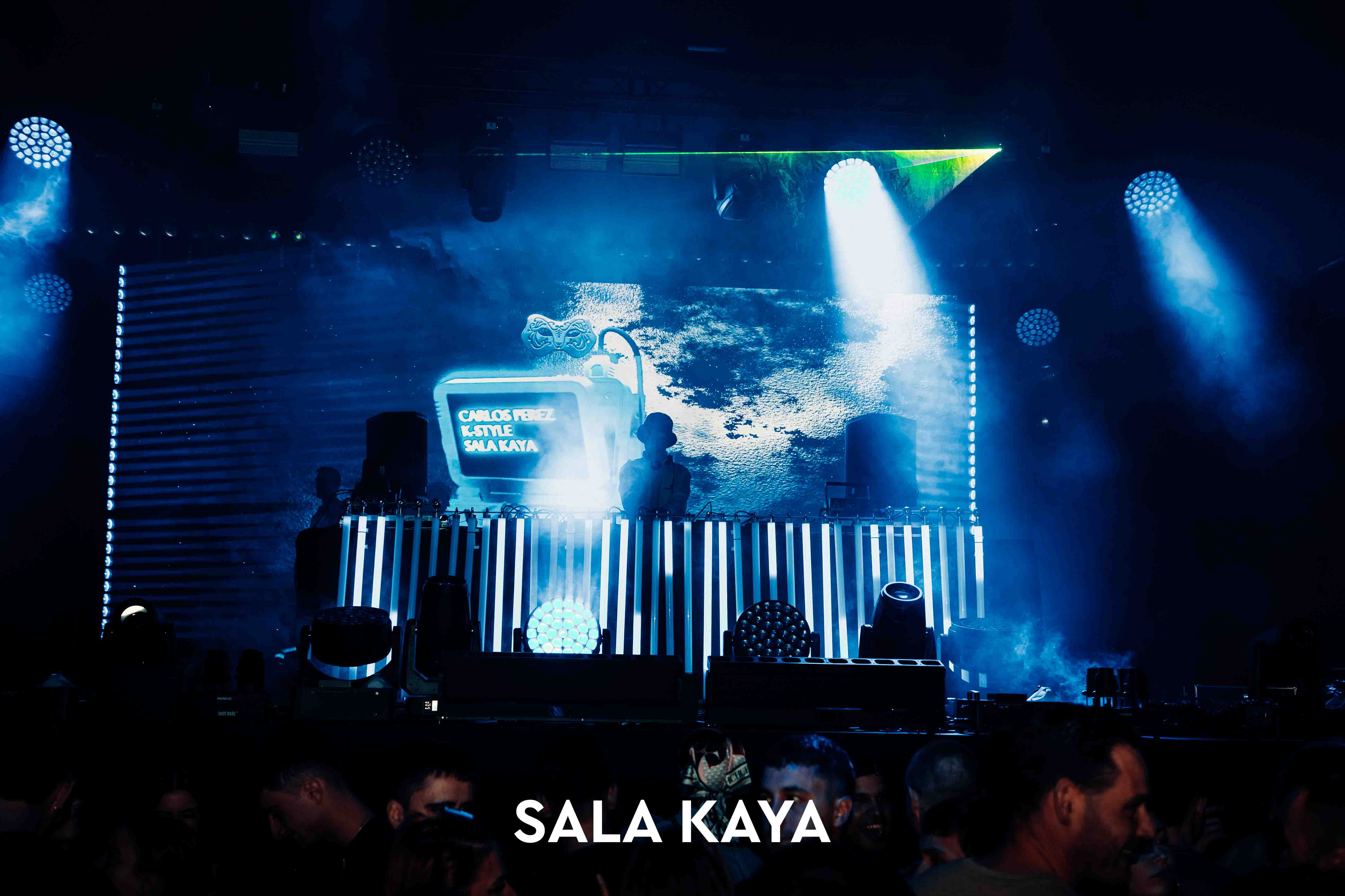 foto de público de KSTYLE Y CARLOS PEREZ