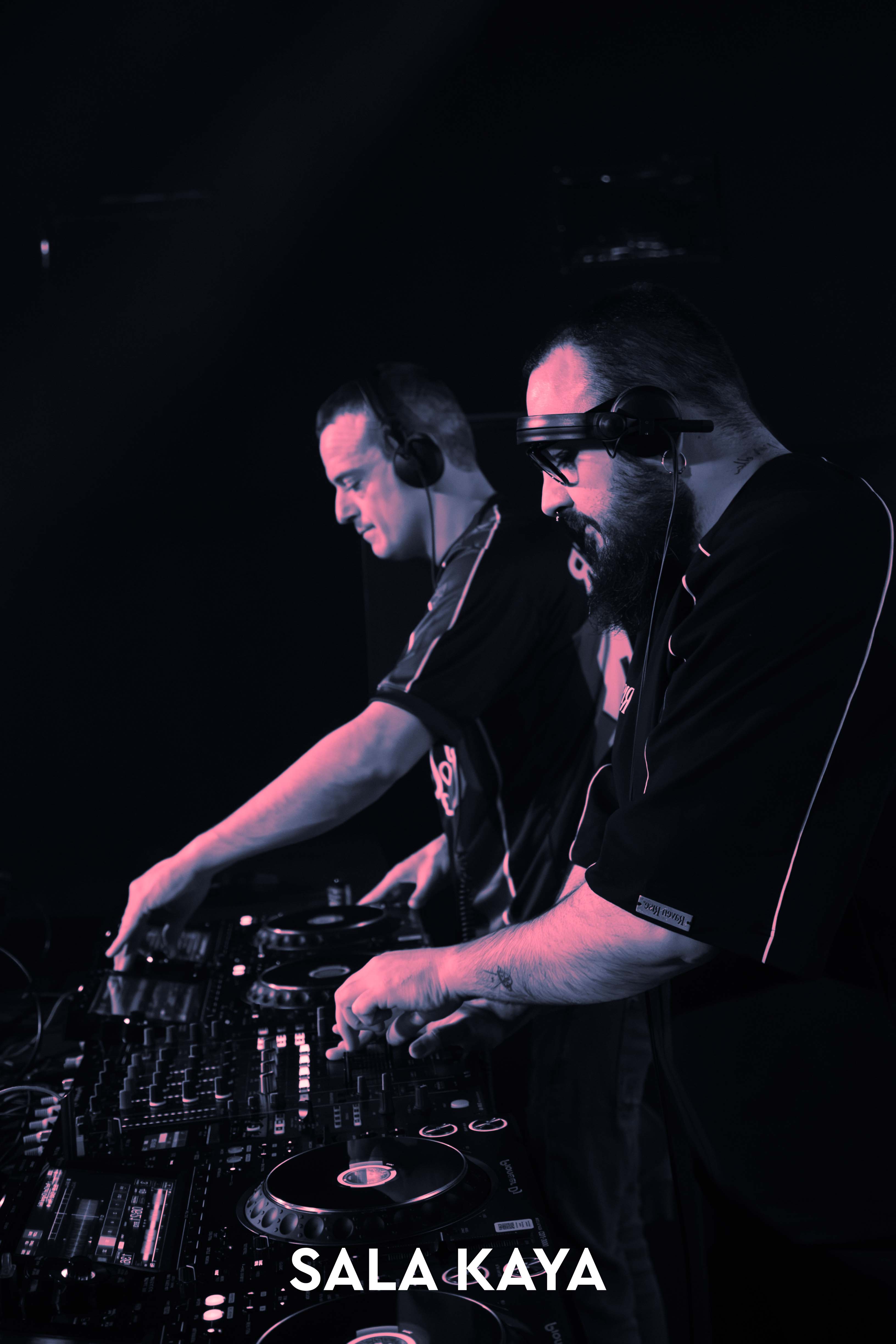 foto de público de KSTYLE Y CARLOS PEREZ