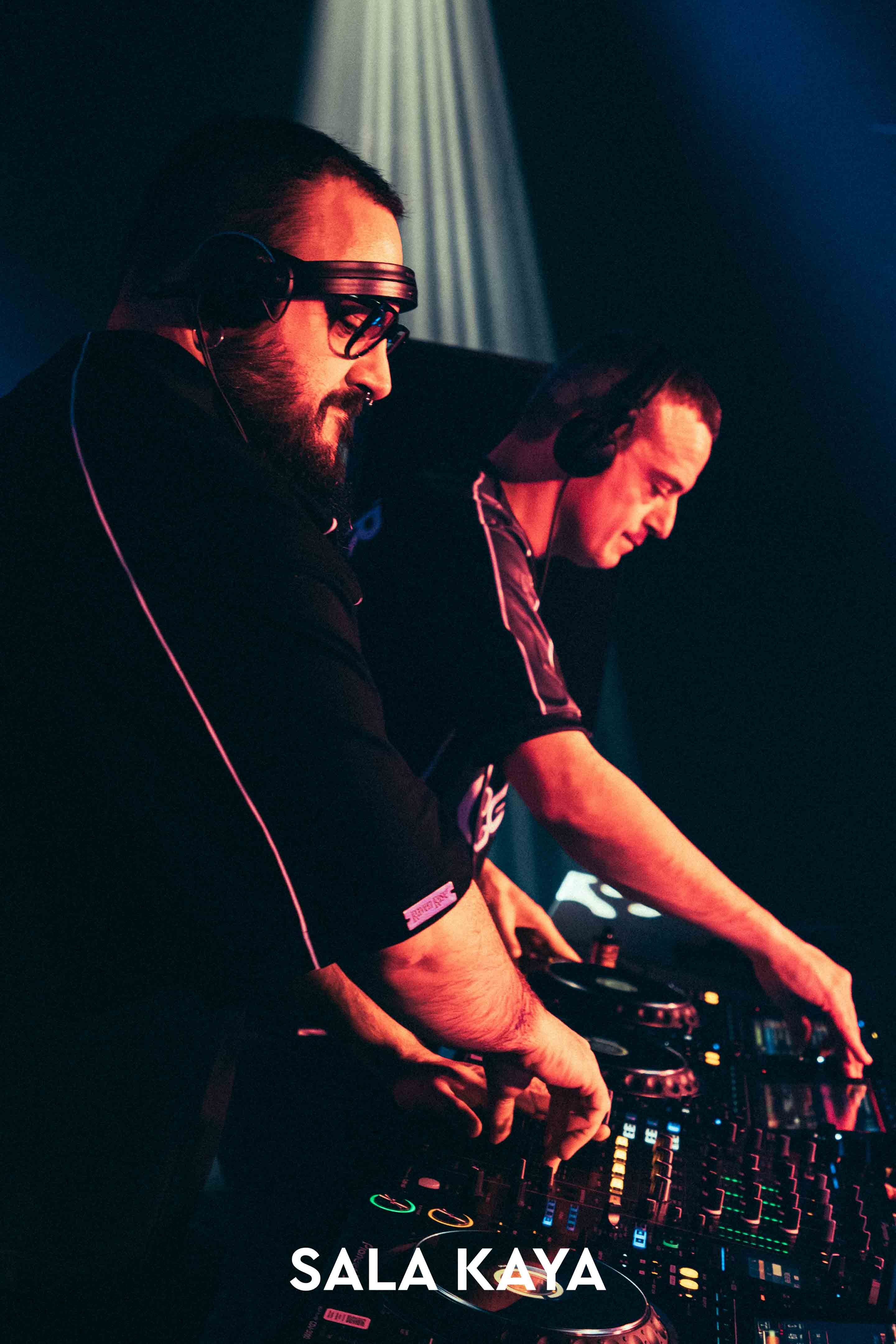 foto de público de KSTYLE Y CARLOS PEREZ