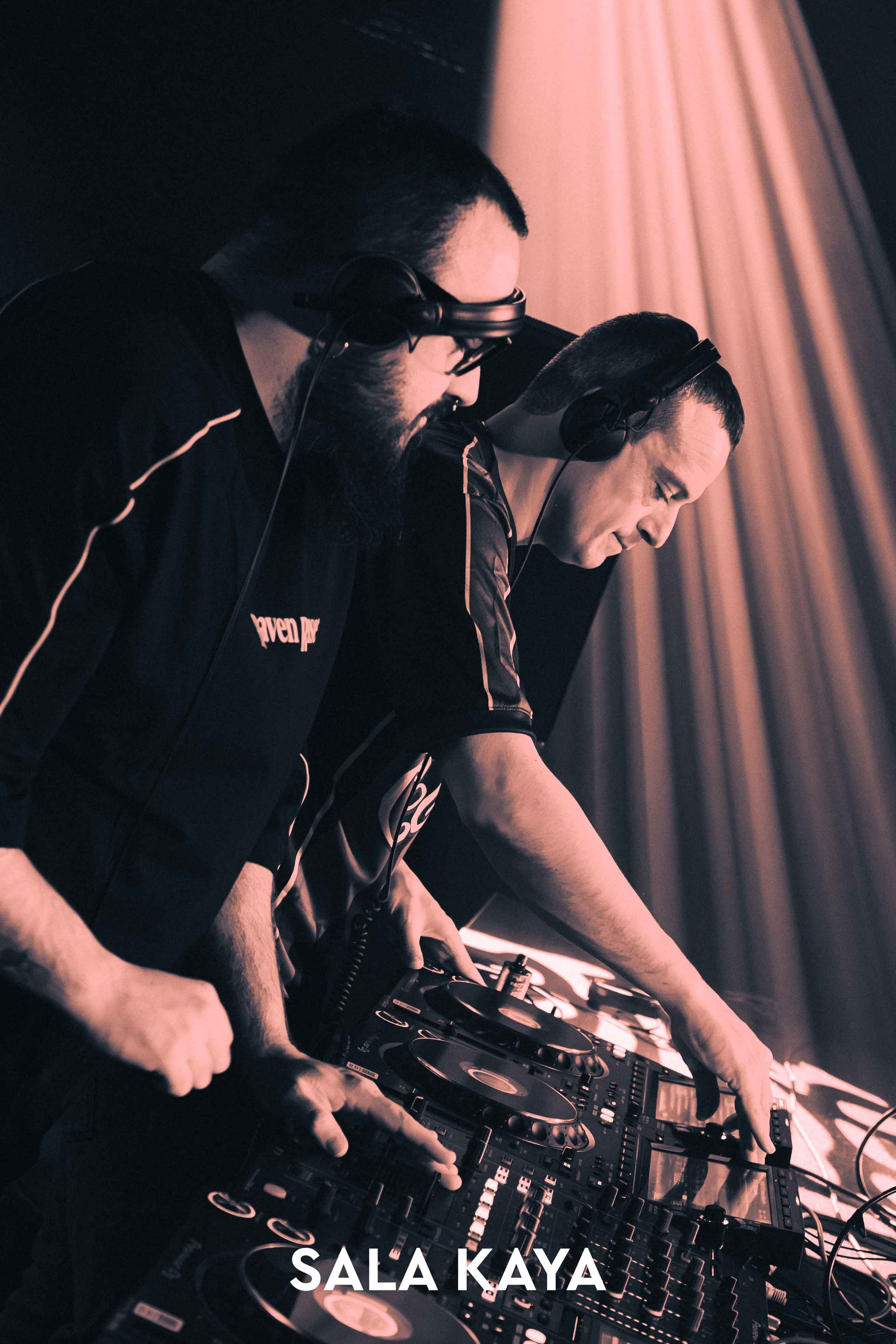 foto de público de KSTYLE Y CARLOS PEREZ