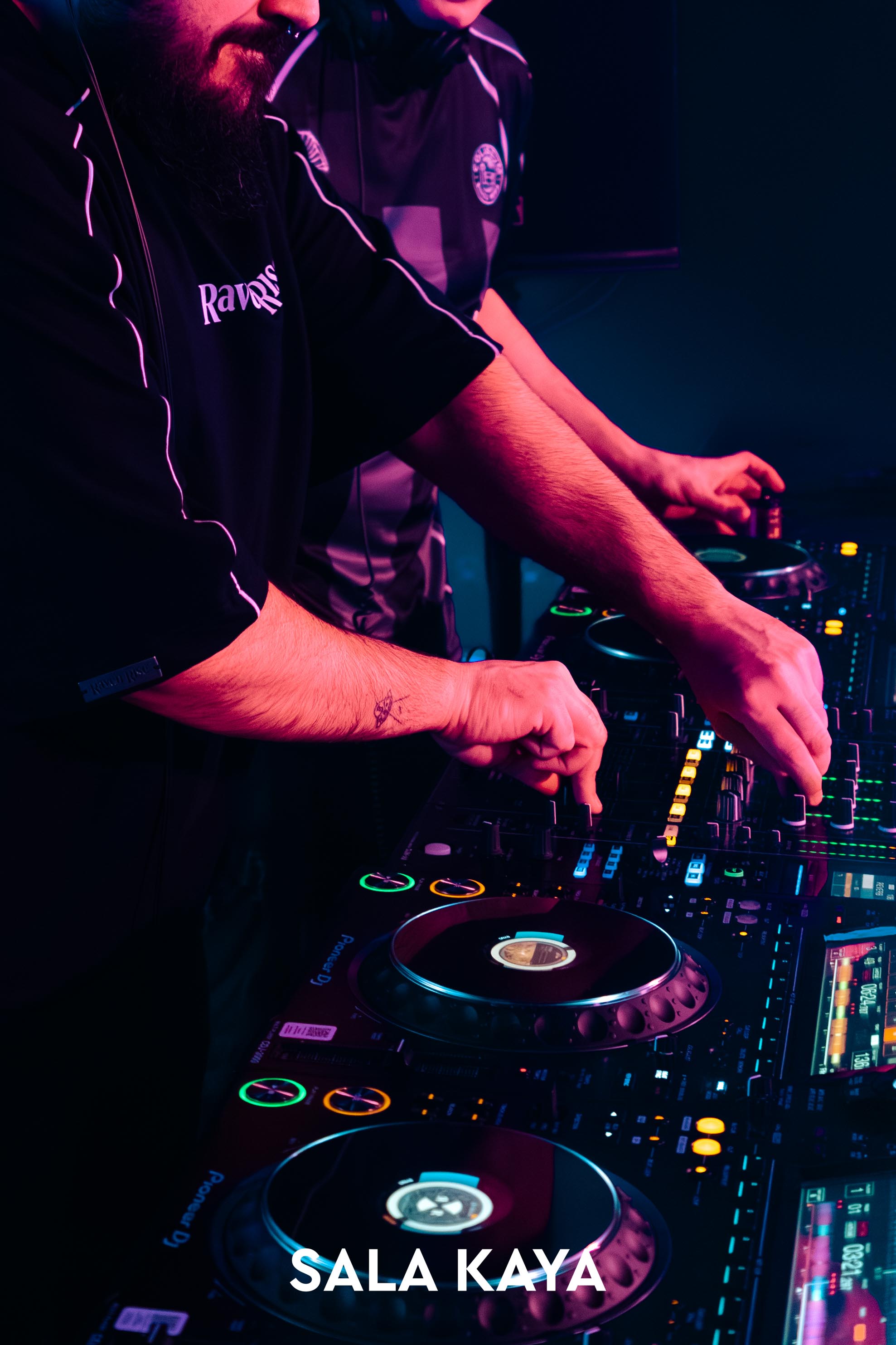 foto de público de KSTYLE Y CARLOS PEREZ