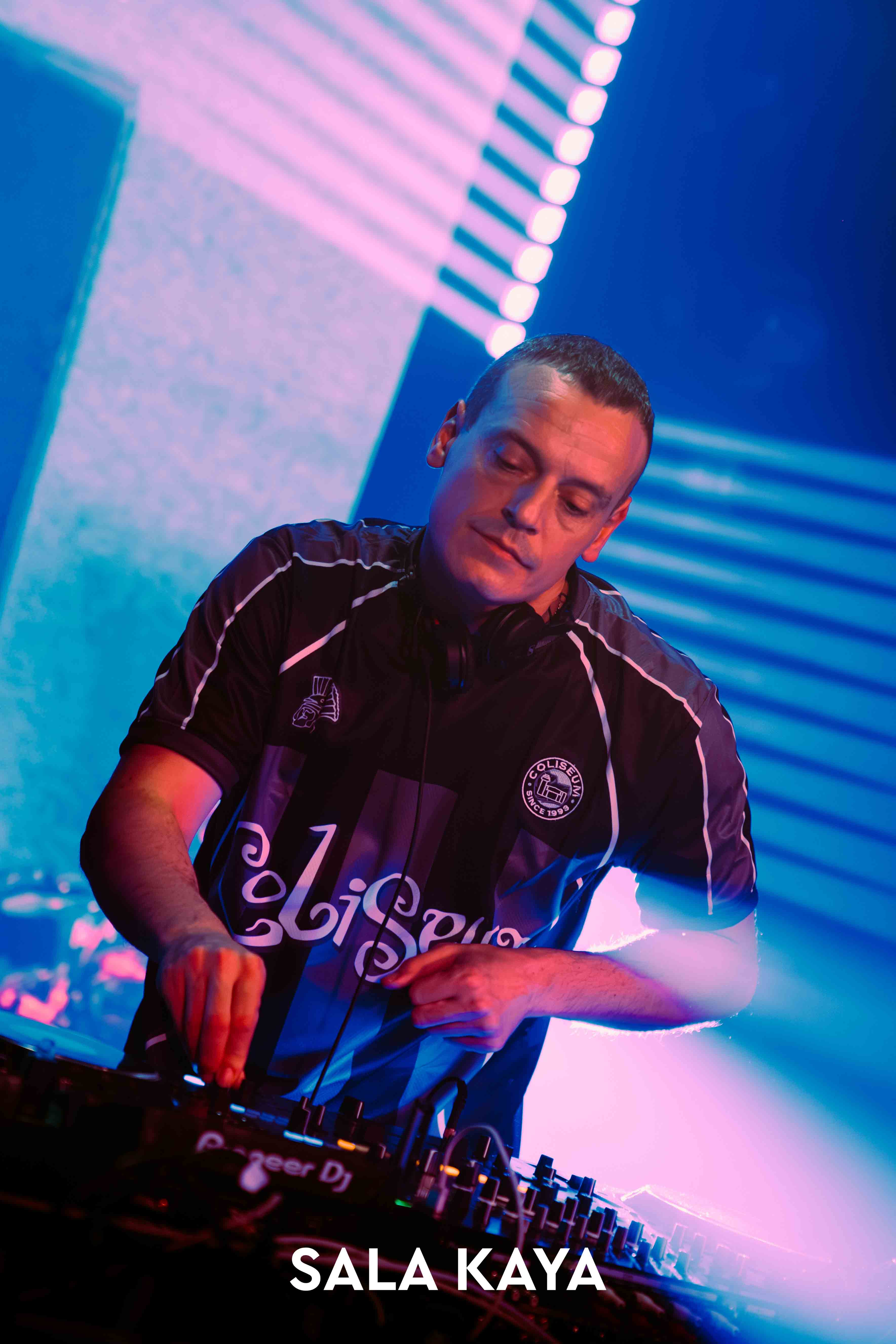 foto de público de KSTYLE Y CARLOS PEREZ