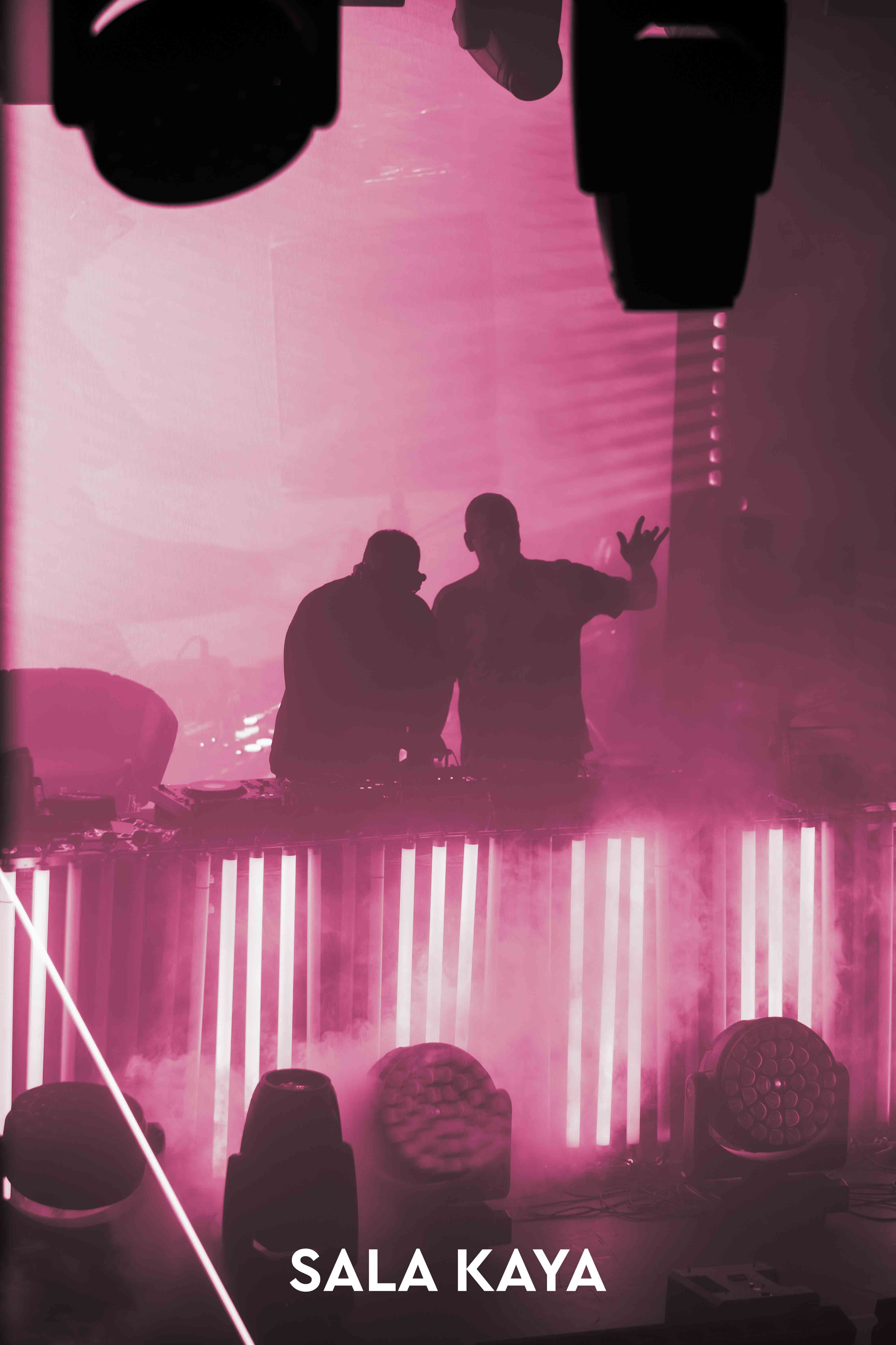 foto de público de KSTYLE Y CARLOS PEREZ