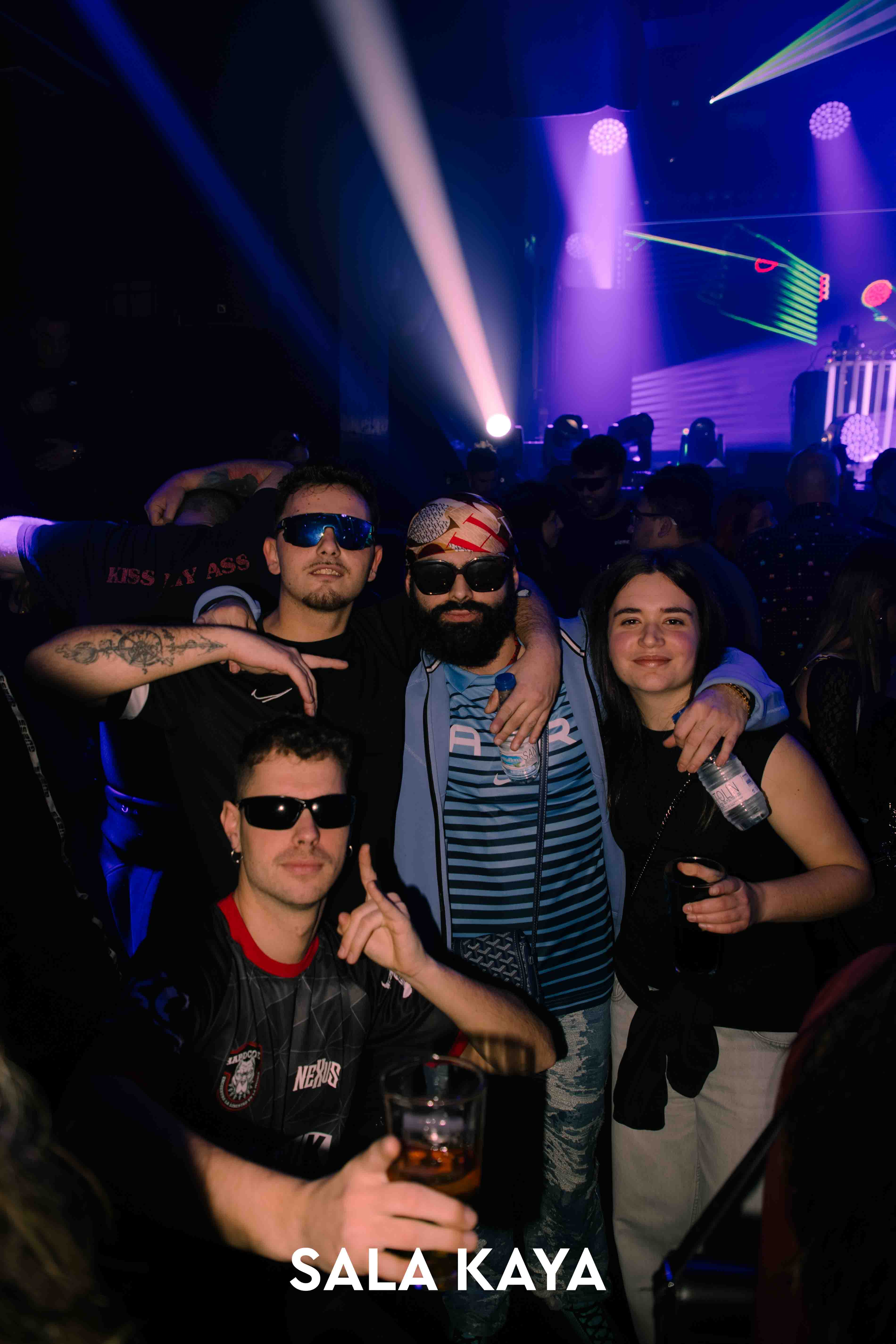 foto de público de KSTYLE Y CARLOS PEREZ