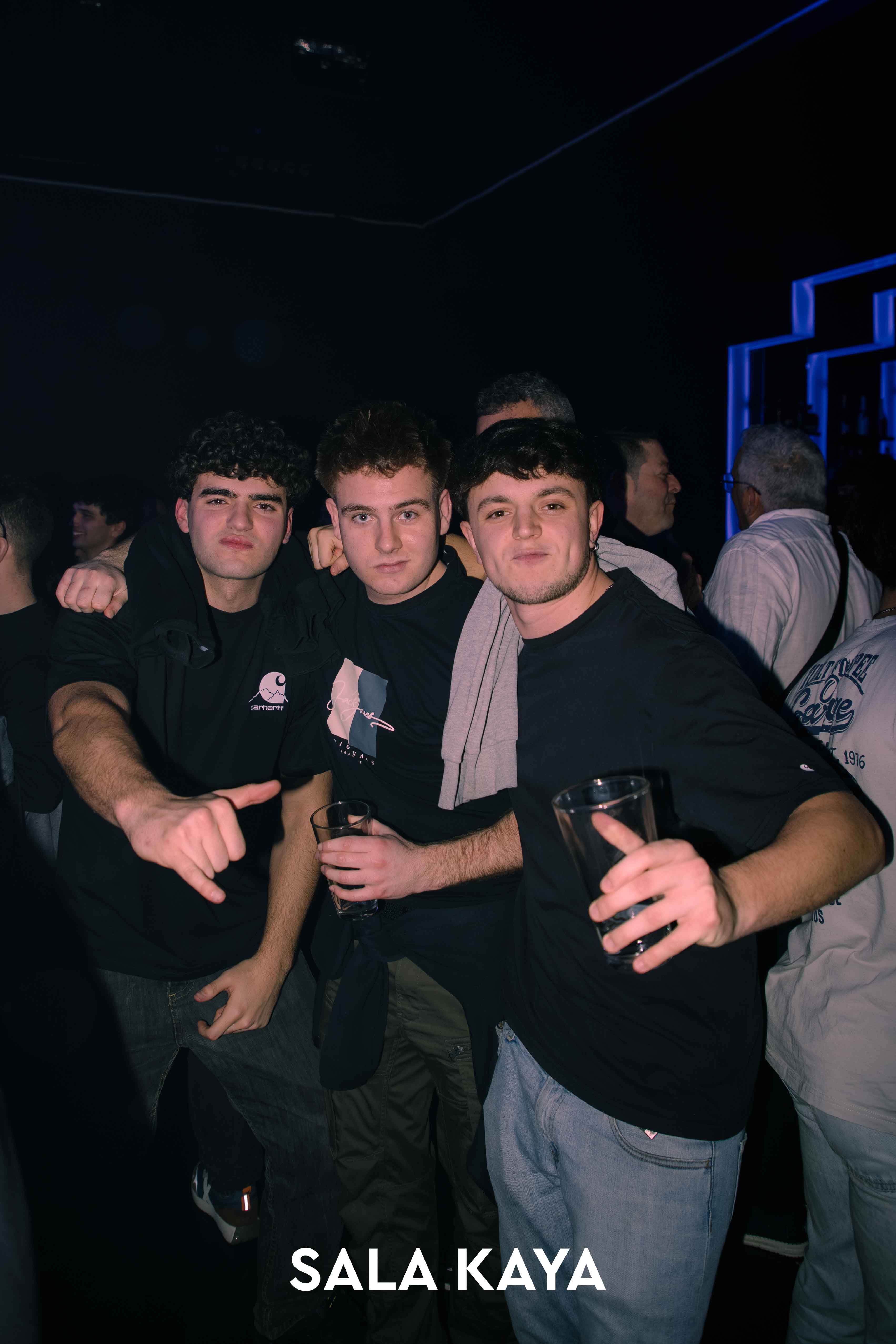 foto de público de KSTYLE Y CARLOS PEREZ