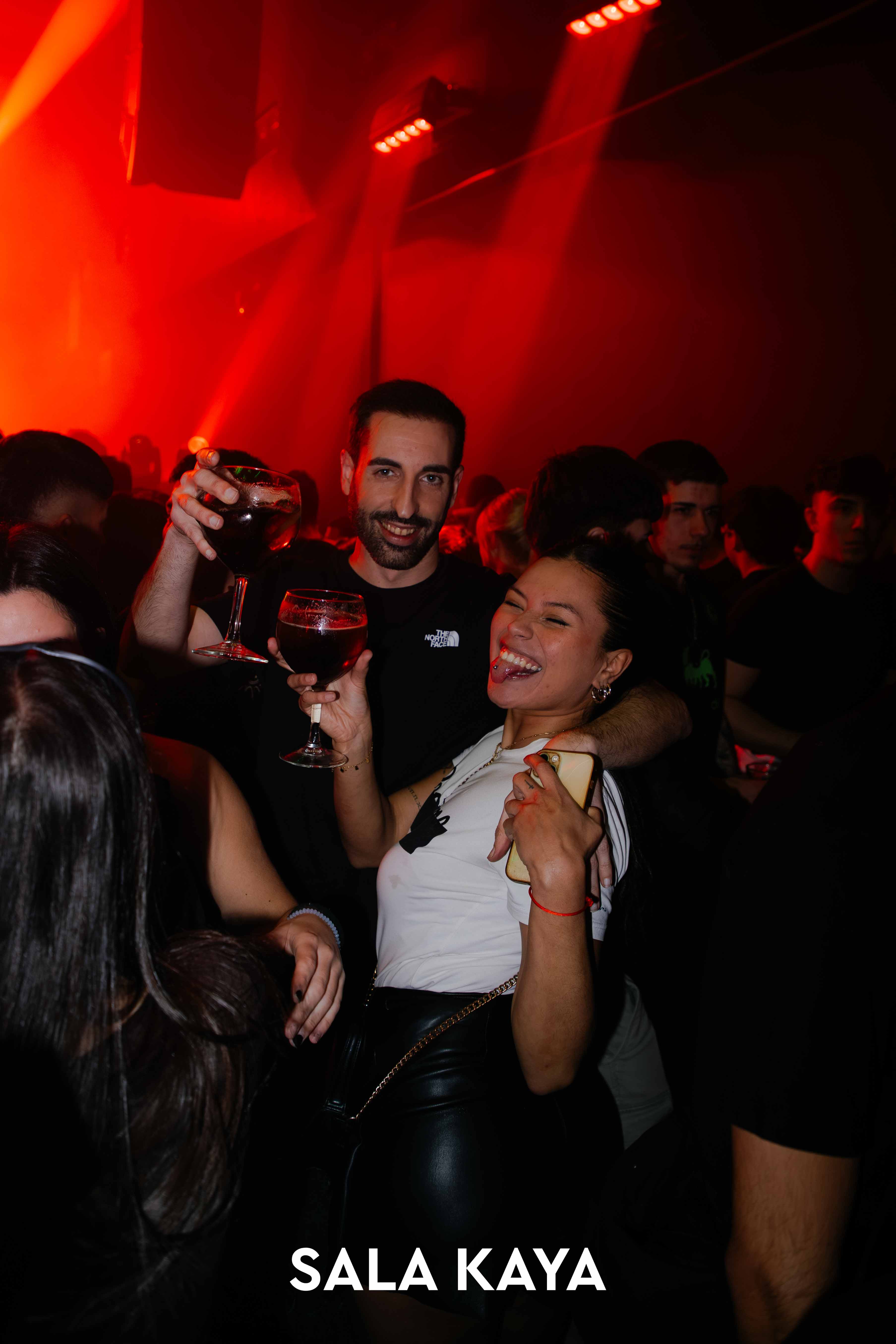 foto de público de KSTYLE Y CARLOS PEREZ