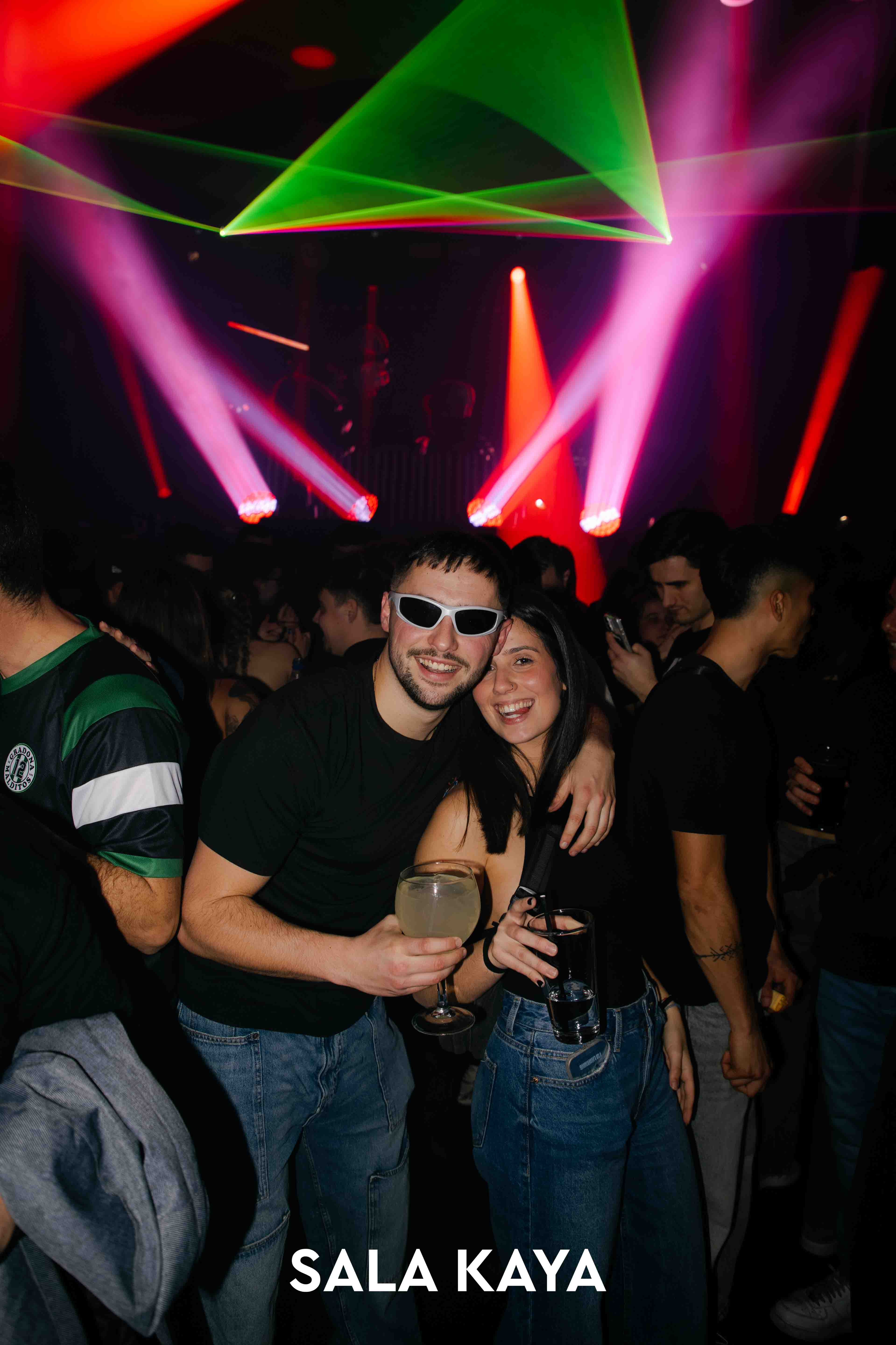 foto de público de KSTYLE Y CARLOS PEREZ